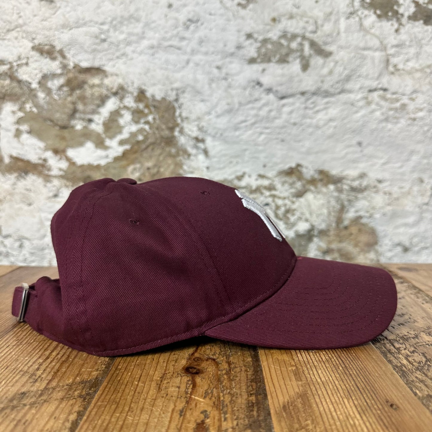 Gucci NY Yankees Embroidered Logo Burgundy Hat