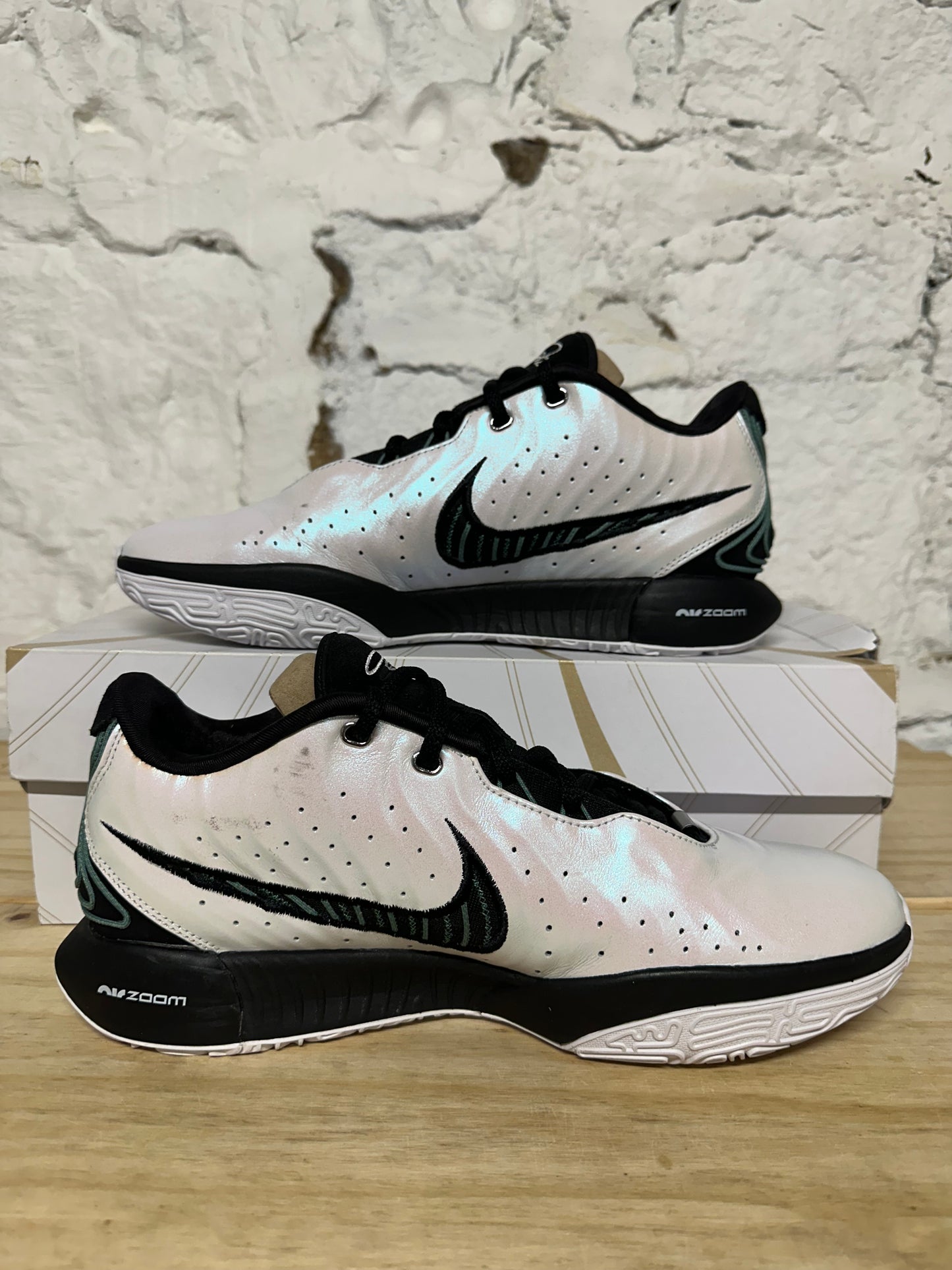 Nike LeBron 21 Conchiolin Sz 11.5