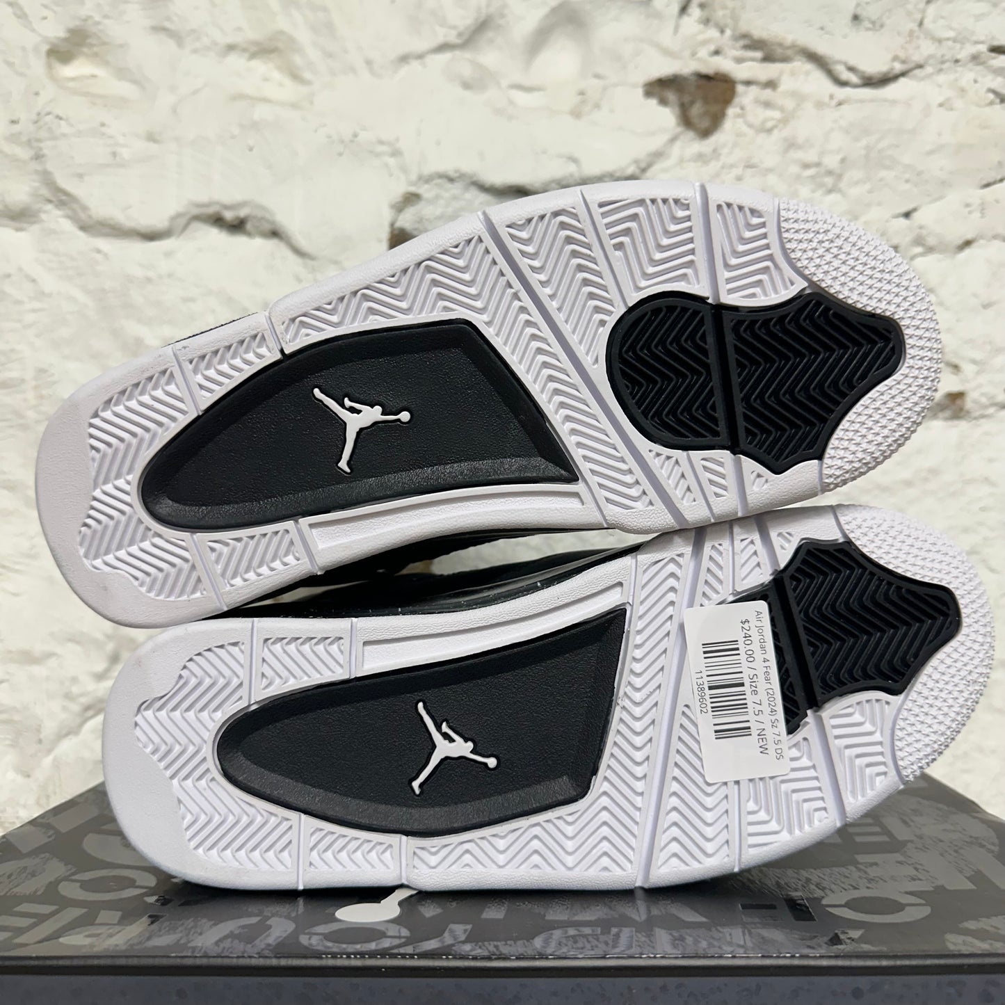 Air Jordan 4 Fear (2024) Sz 7.5 DS