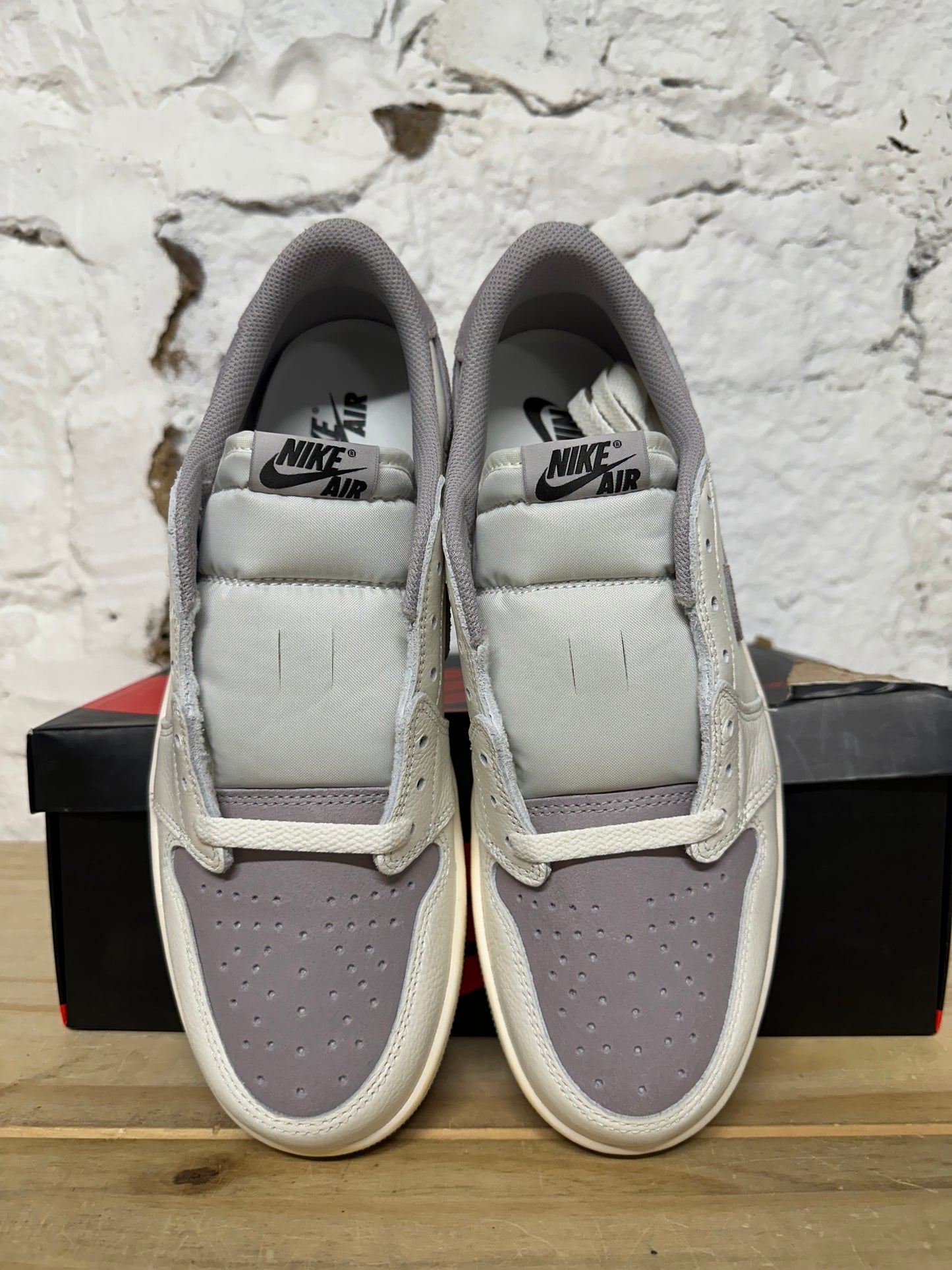 Air Jordan 1 Low Atmosphere Sz 10 DS