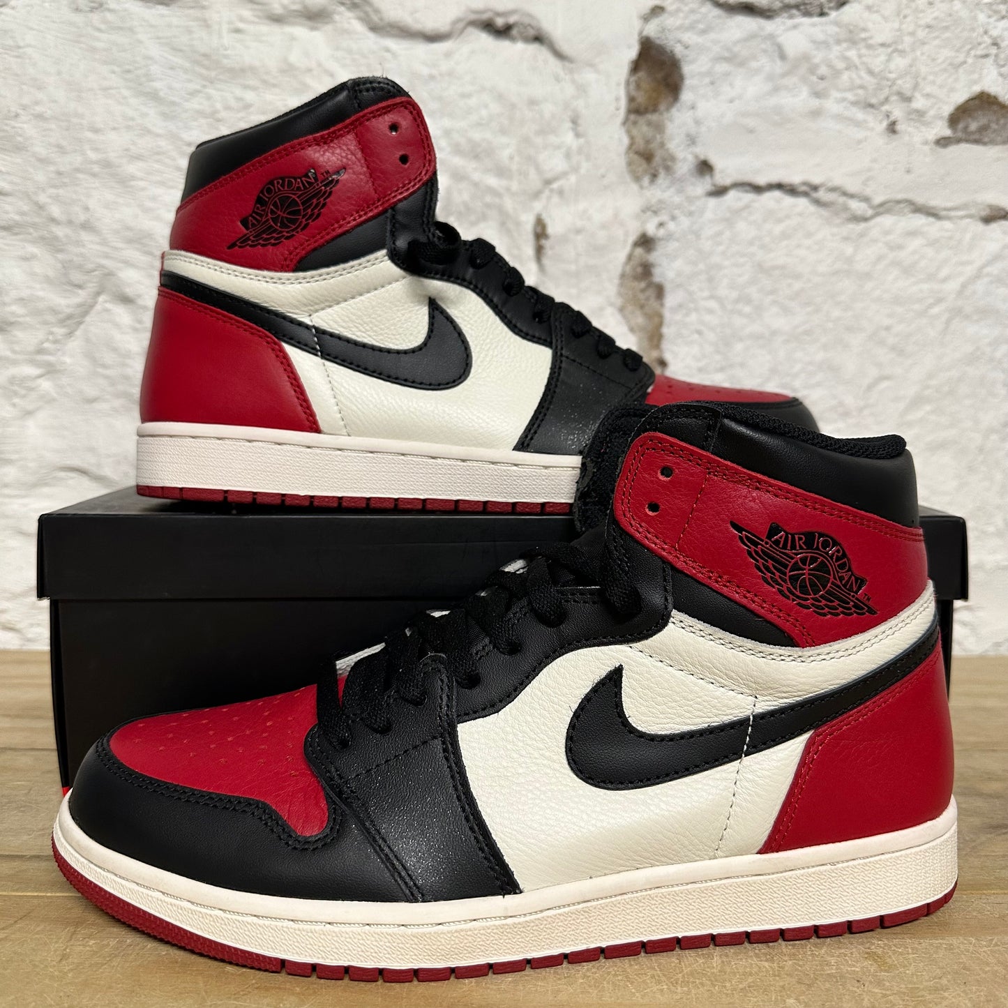 Air Jordan 1 High Bred Toe Sz 10.5