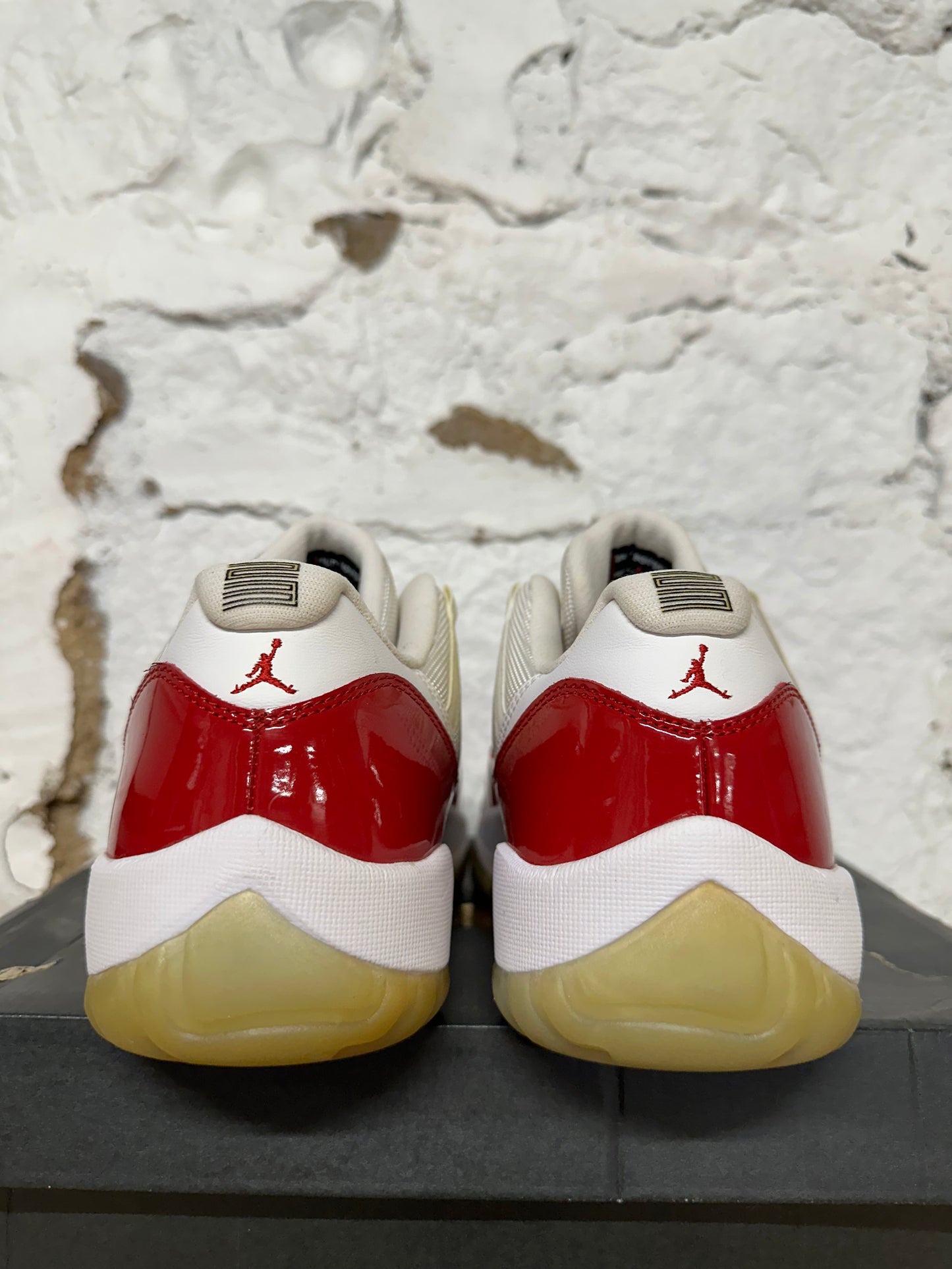 Air Jordan 11 Low Cherry Sz 11.5