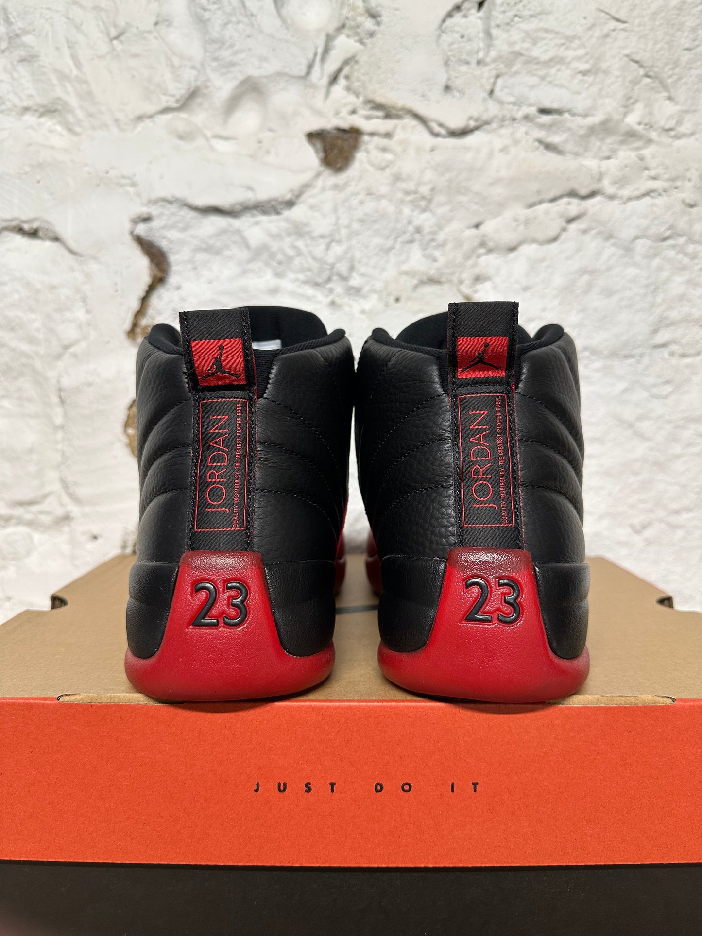 Air Jordan 12 Flu Game Sz 9.5