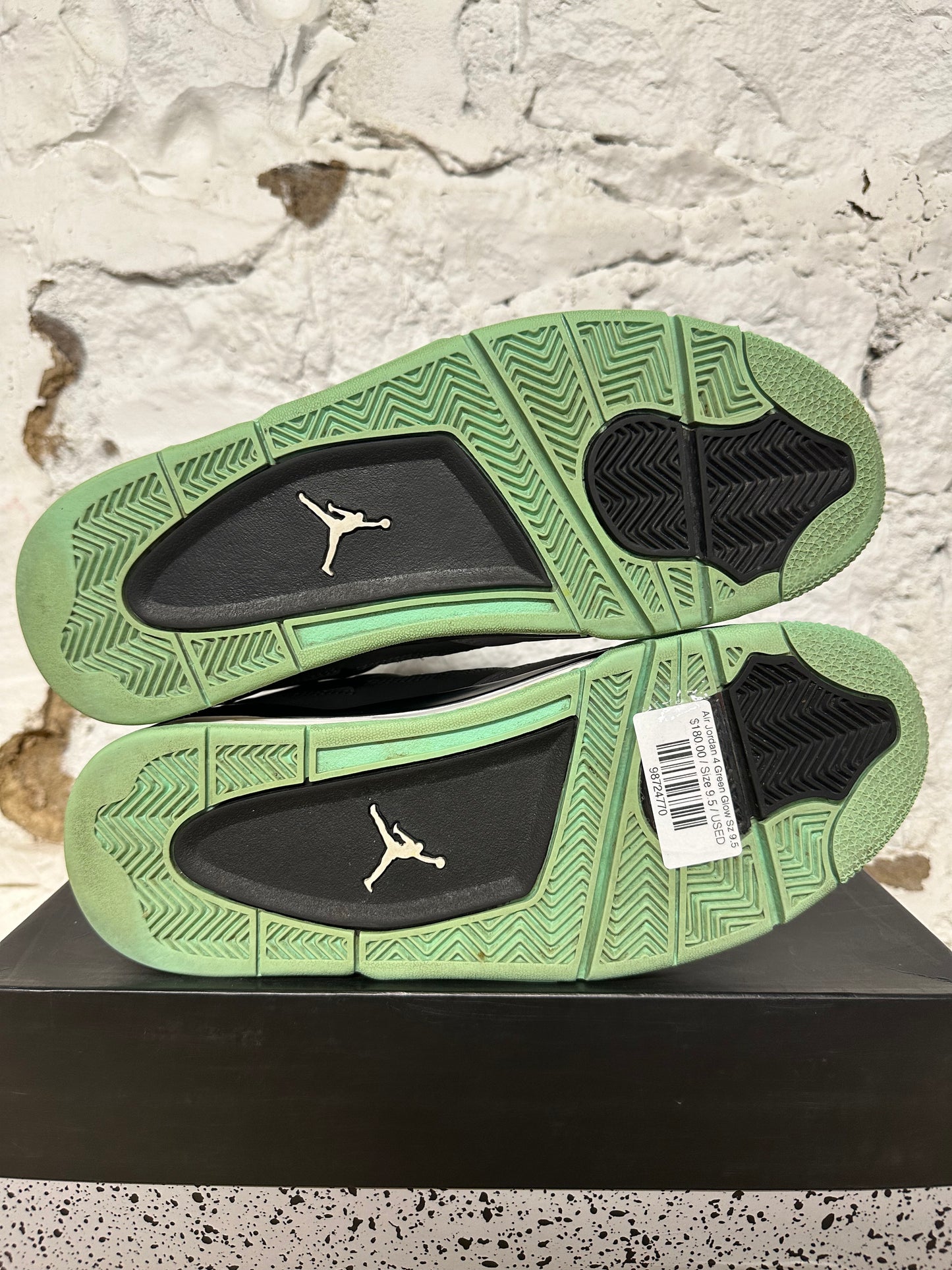 Air Jordan 4 Green Glow Sz 9.5