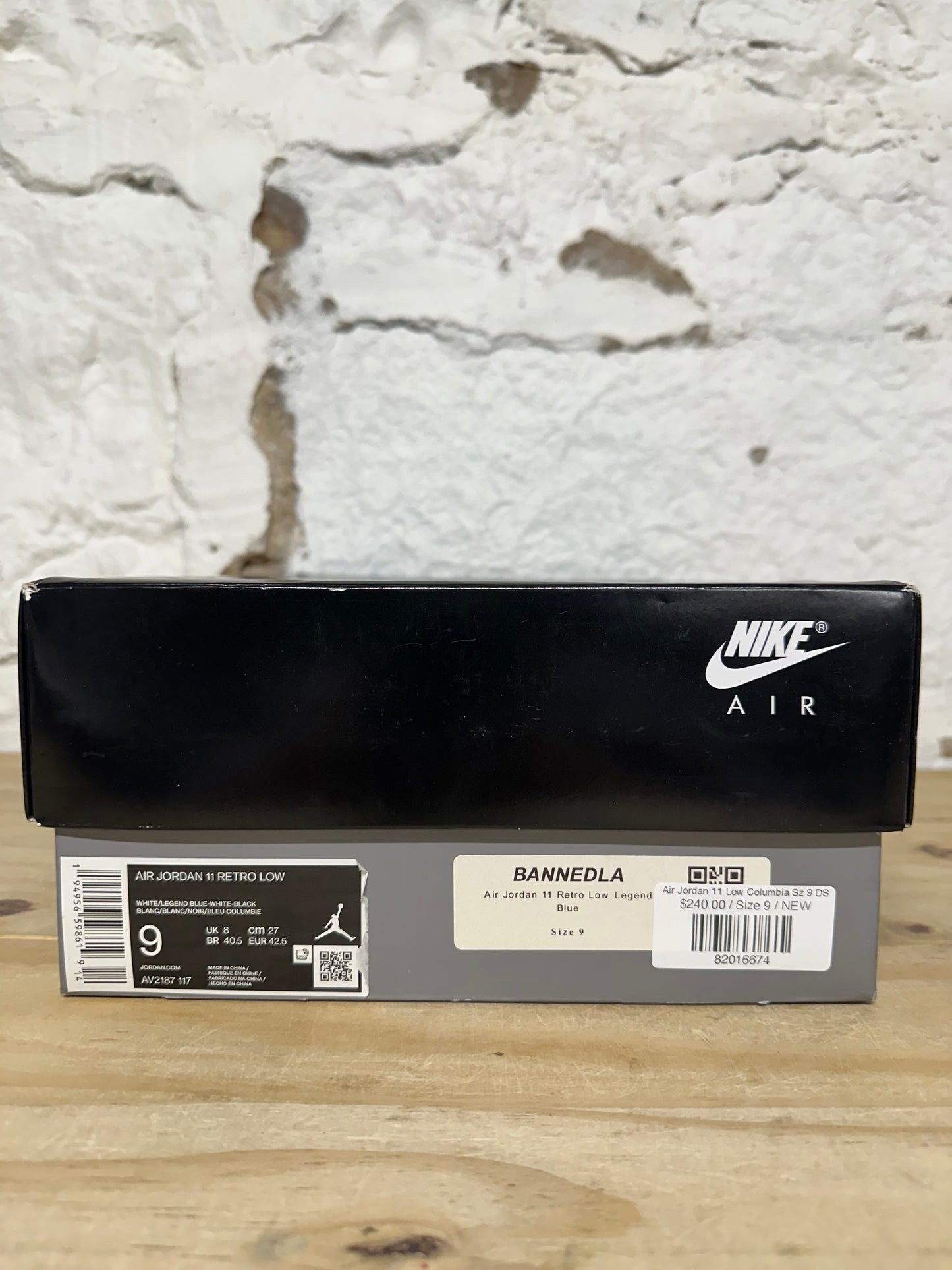 Air Jordan 11 Low Columbia Sz 9 DS