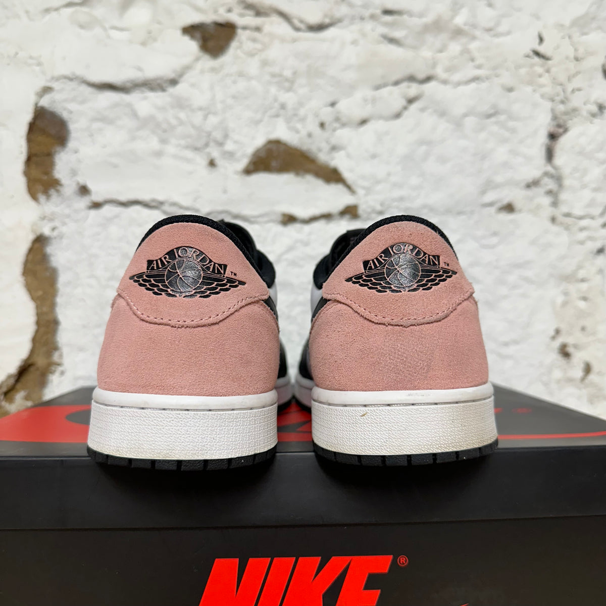 Air Jordan 1 Low Bleached Coral Sz 10.5