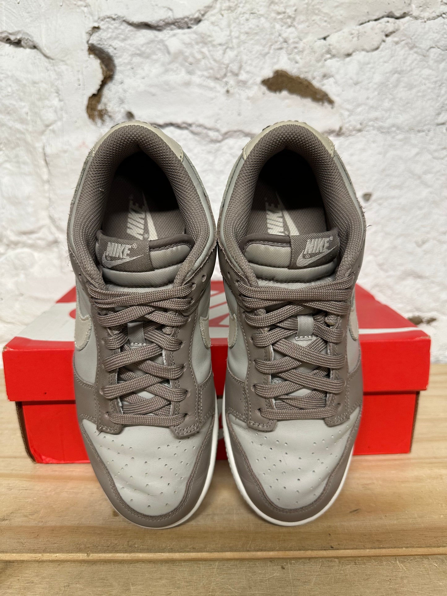 Nike Dunk Low Bone Beige Sz 7 (8.5W)