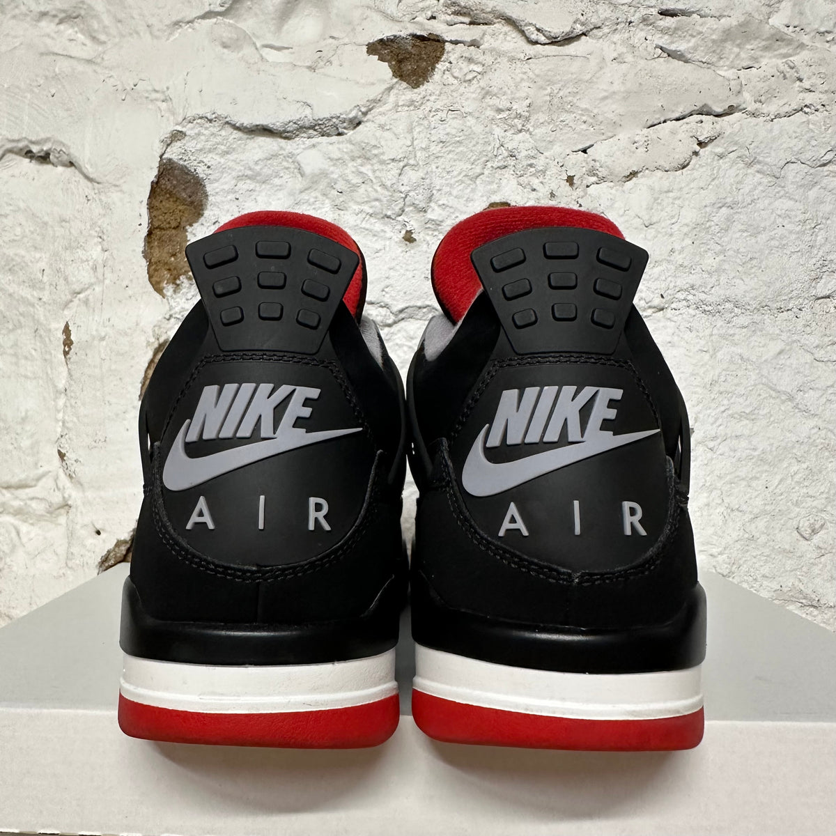 Air Jordan 4 Bred (2019) Sz 9