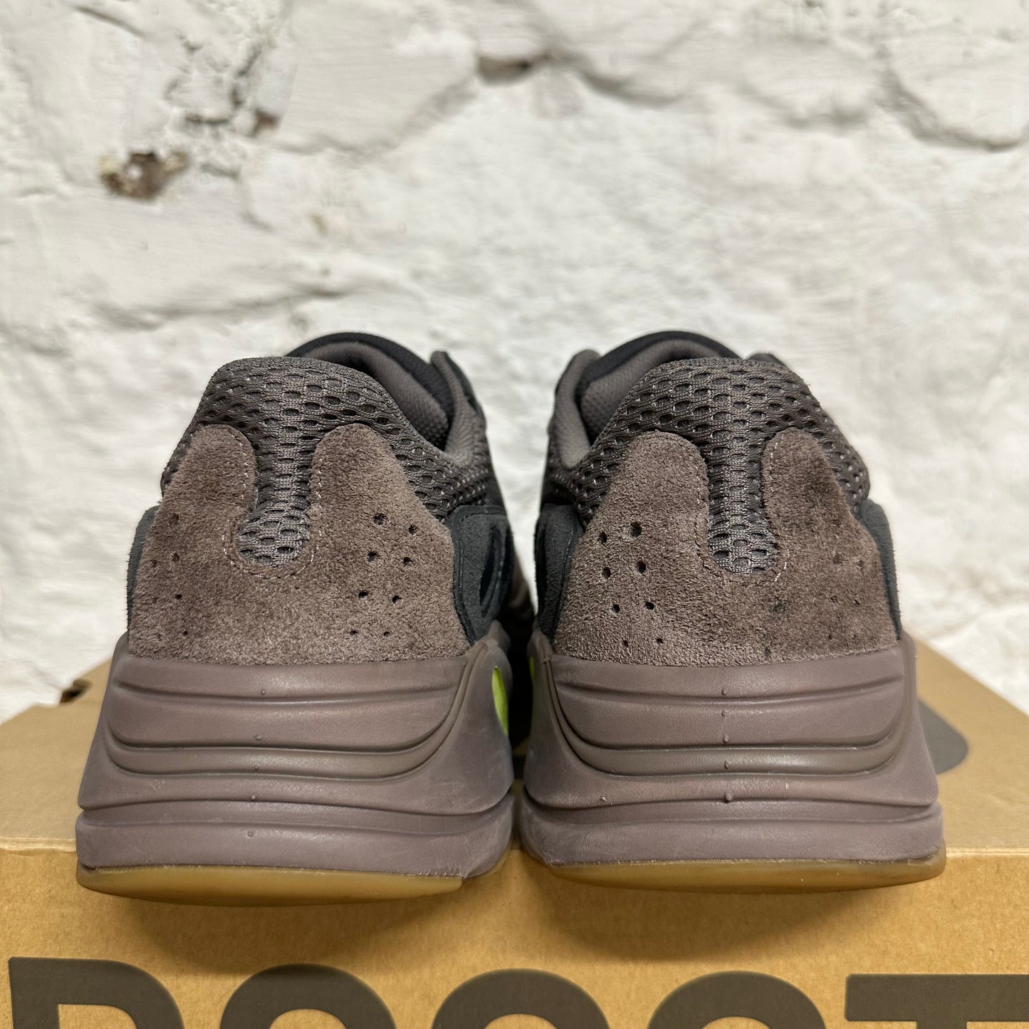 Yeezy 700 Mauve Sz 10.5