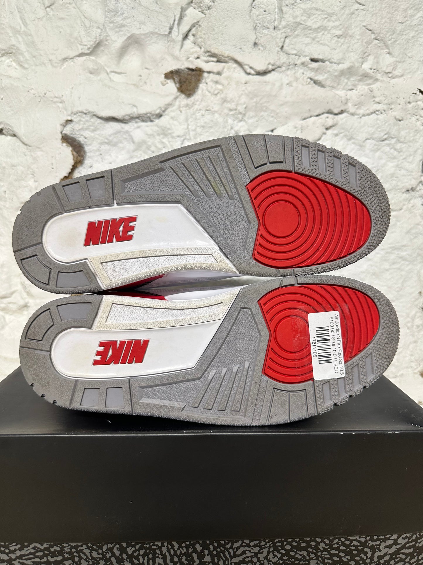 Air Jordan 3 Fire Red Sz 10.5