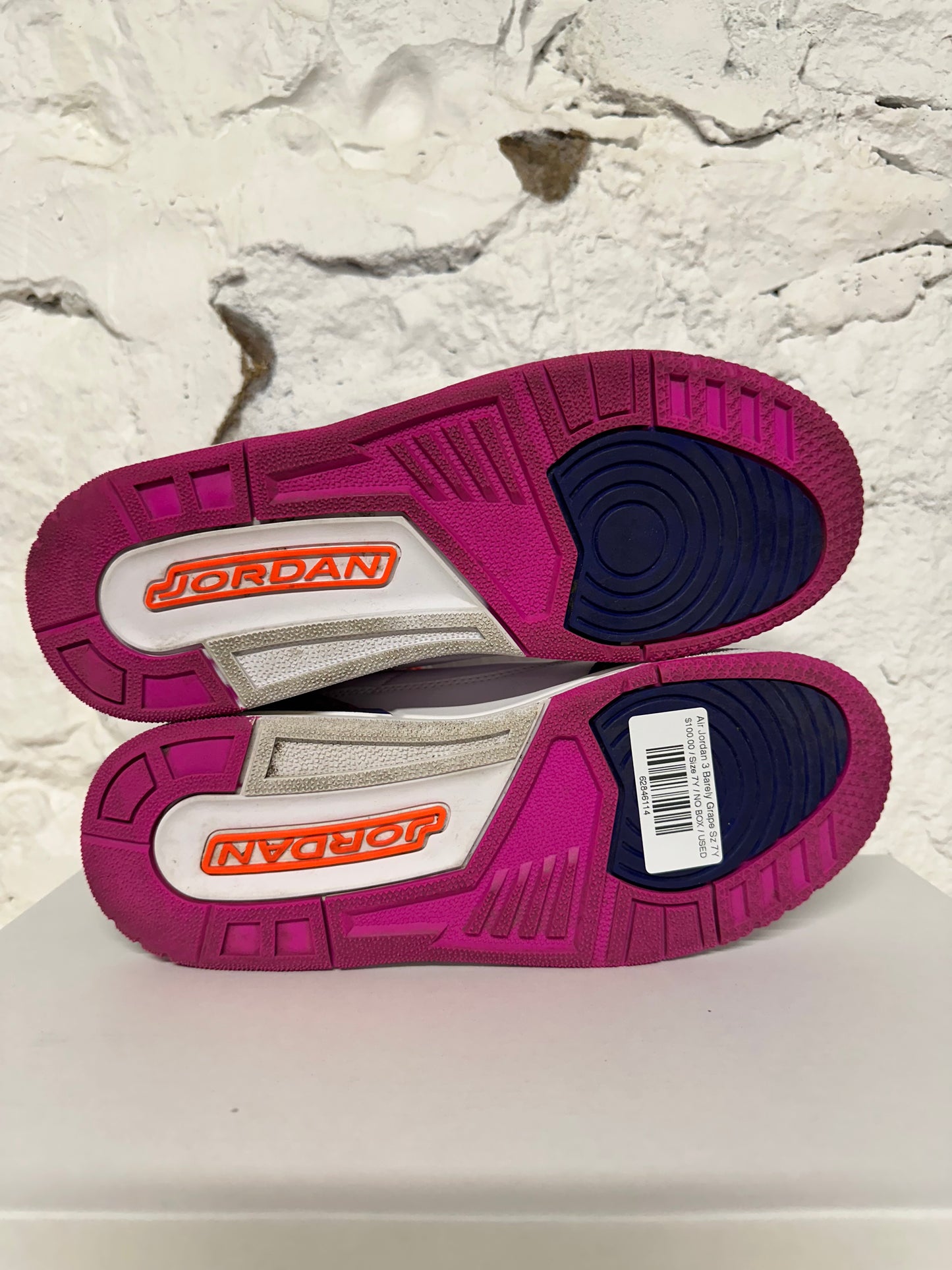 Air Jordan 3 Barely Grape Sz 7Y