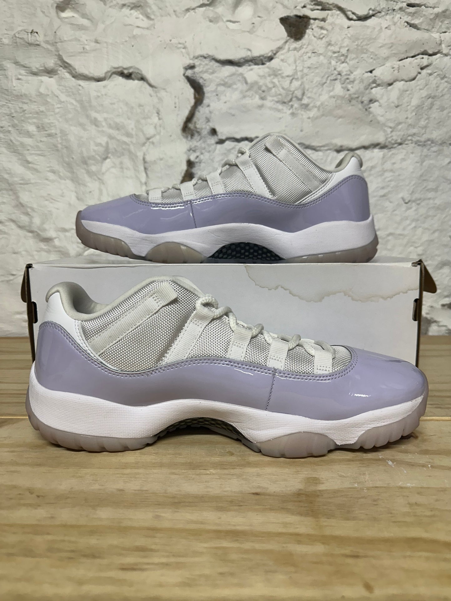 Air Jordan 11 Low Pure Violet Sz 10(11.5W)