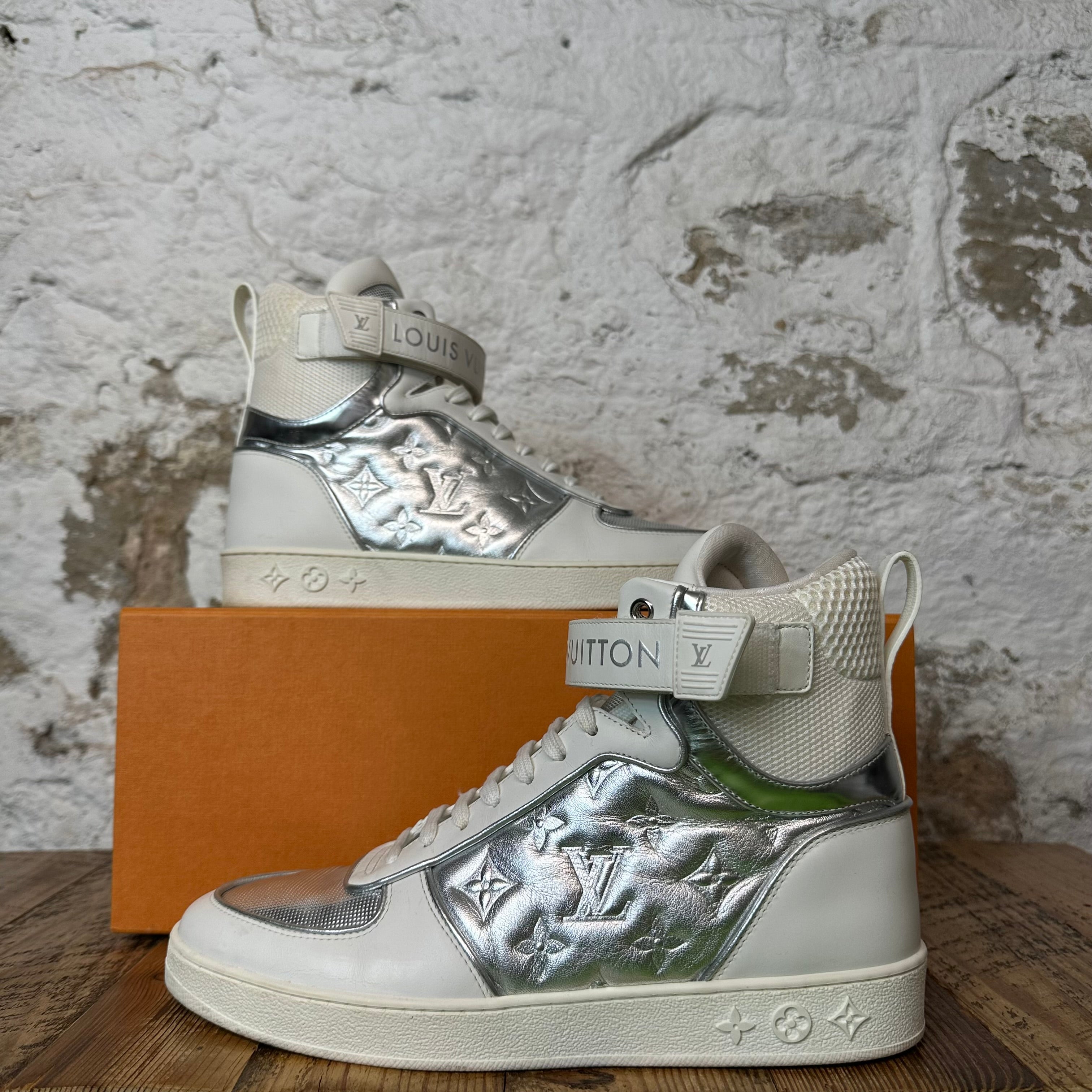 Louis Vuitton High Silver Monogram Rivoli Sneaker Sz 7 (40)