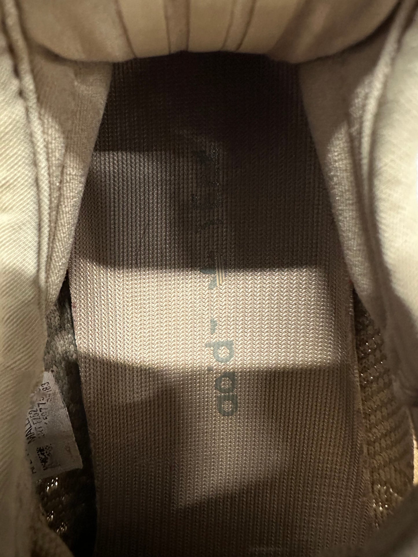 Yeezy 350 V2 Sand Taupe Sz 7.5