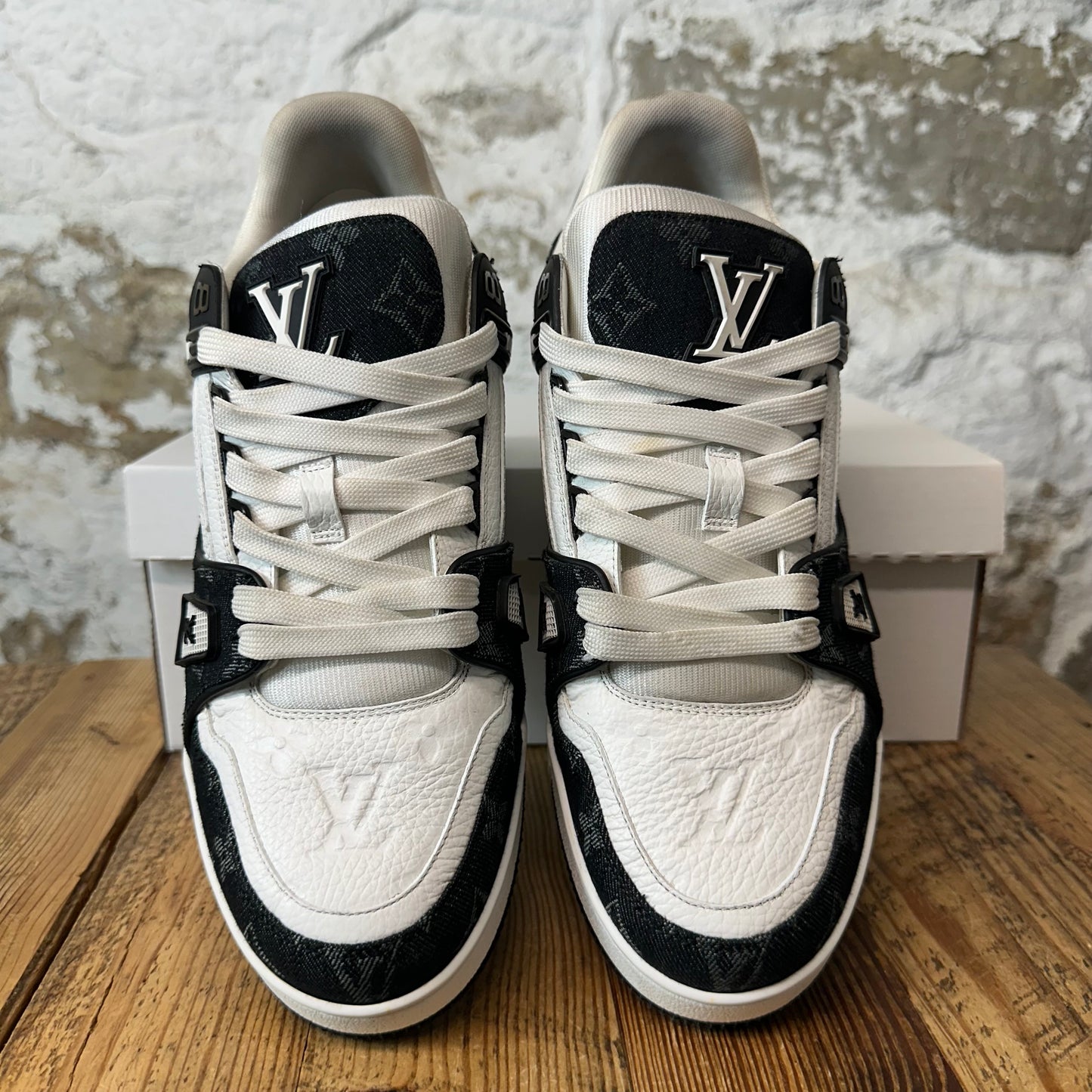 Louis Vuitton Black White Trainer Sneaker Sz 10 (8.5LV)