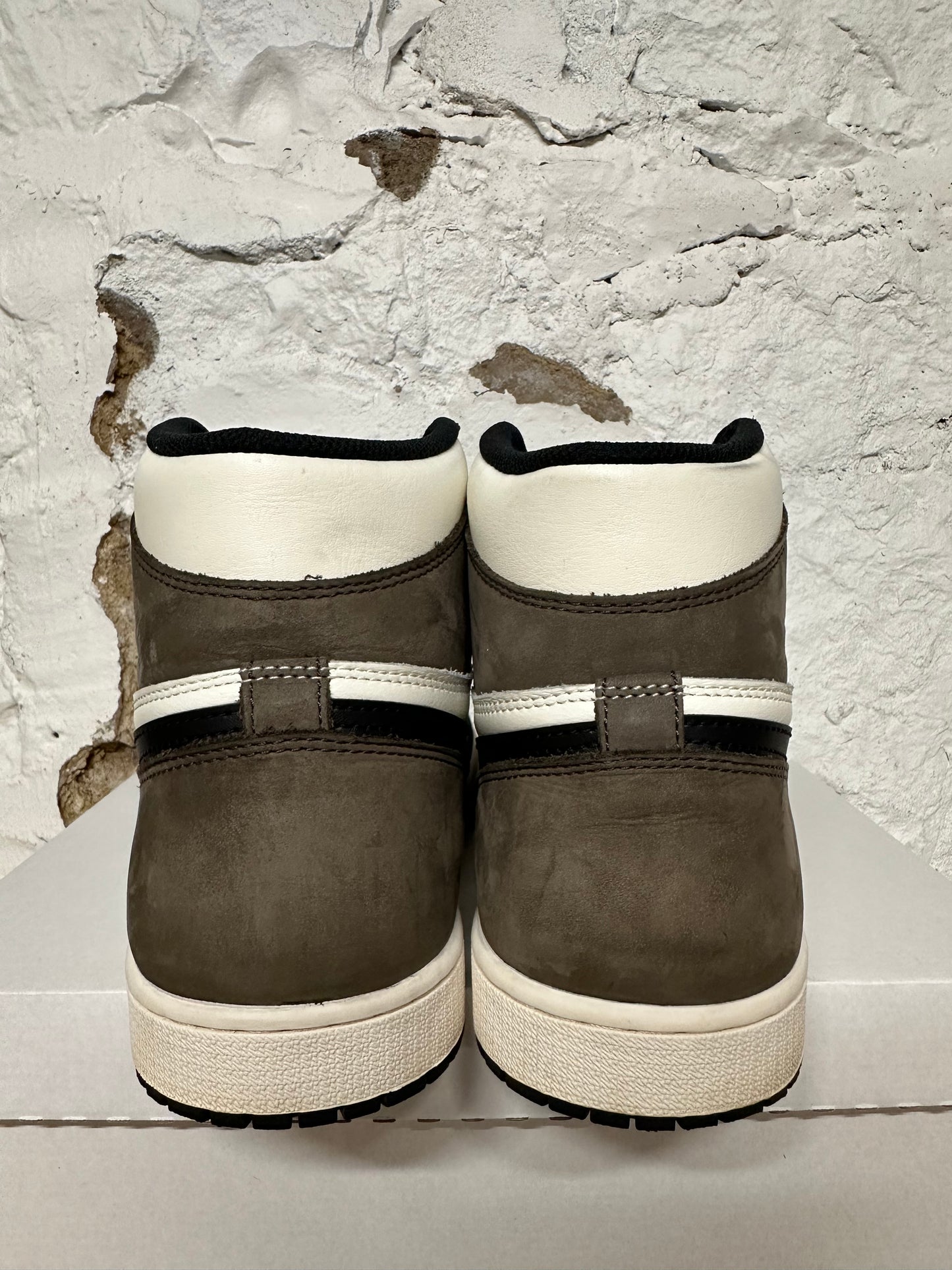 Air Jordan 1 High Dark Mocha Sz 11.5