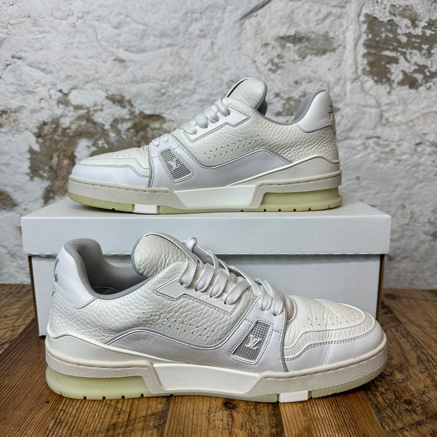 Louis Vuitton White Cream Trainer Sneaker Sz 8.5 (7LV) No Box