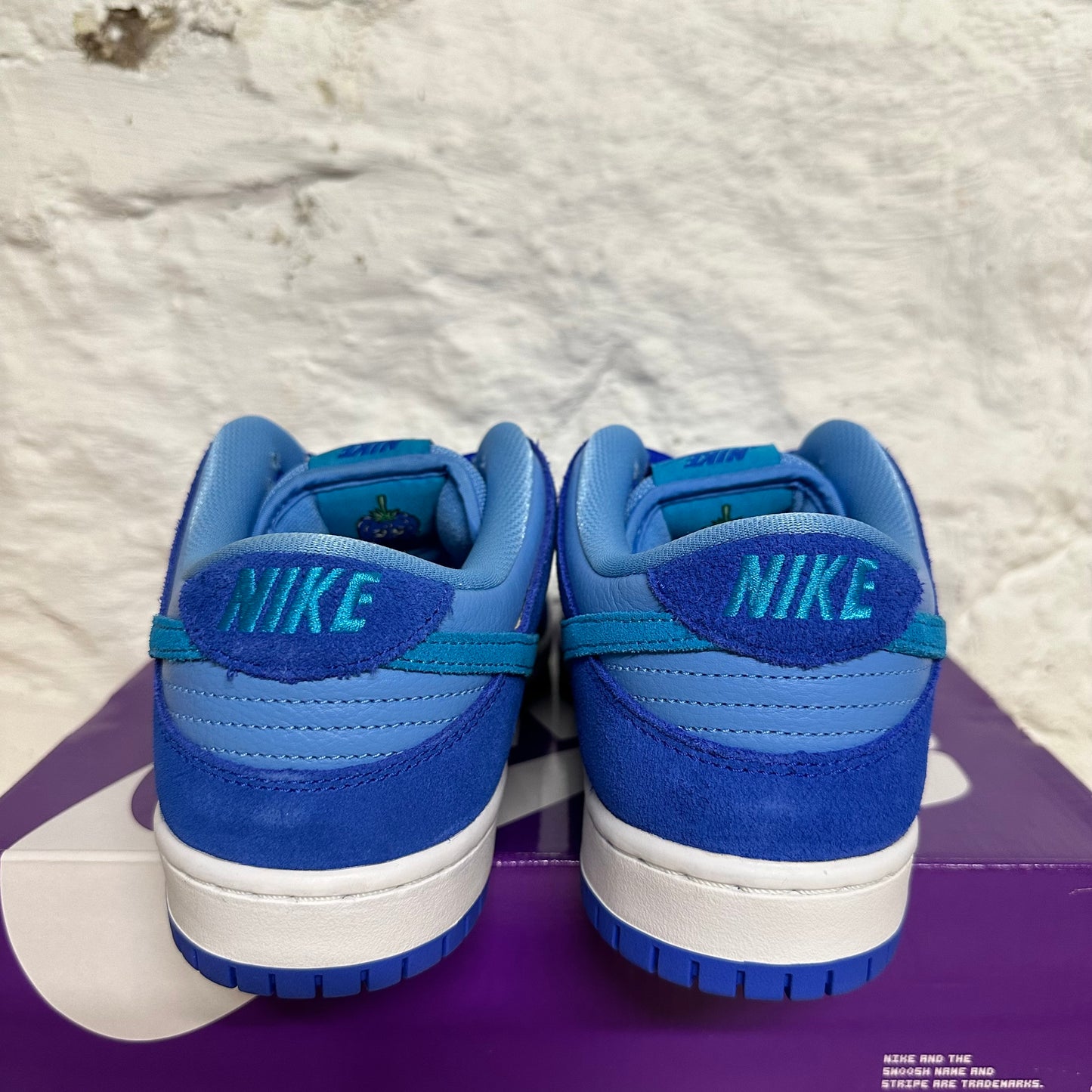 Nike SB Dunk Low Blue Raspberry Sz 9 DS