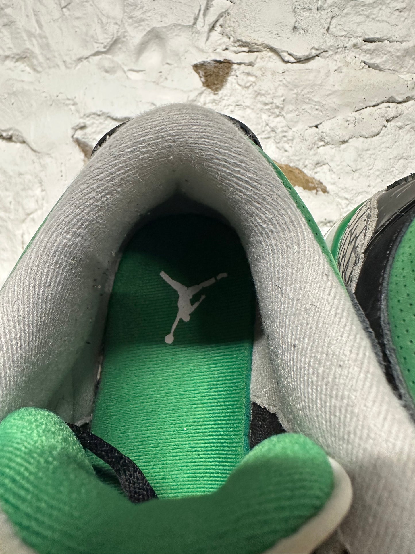 Air Jordan 3 Pine Green Sz 10