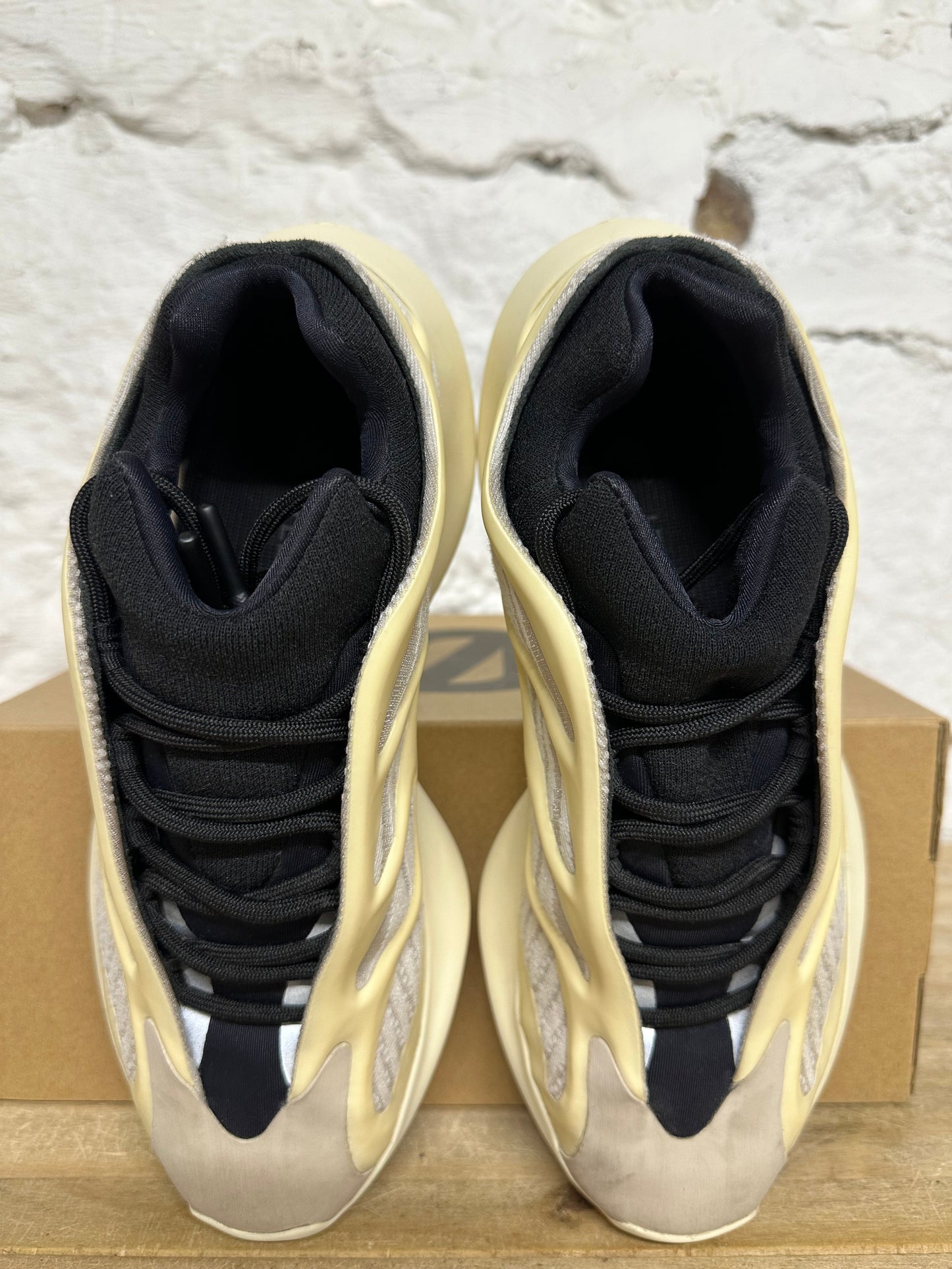 Yeezy 700 Azael Sz 8