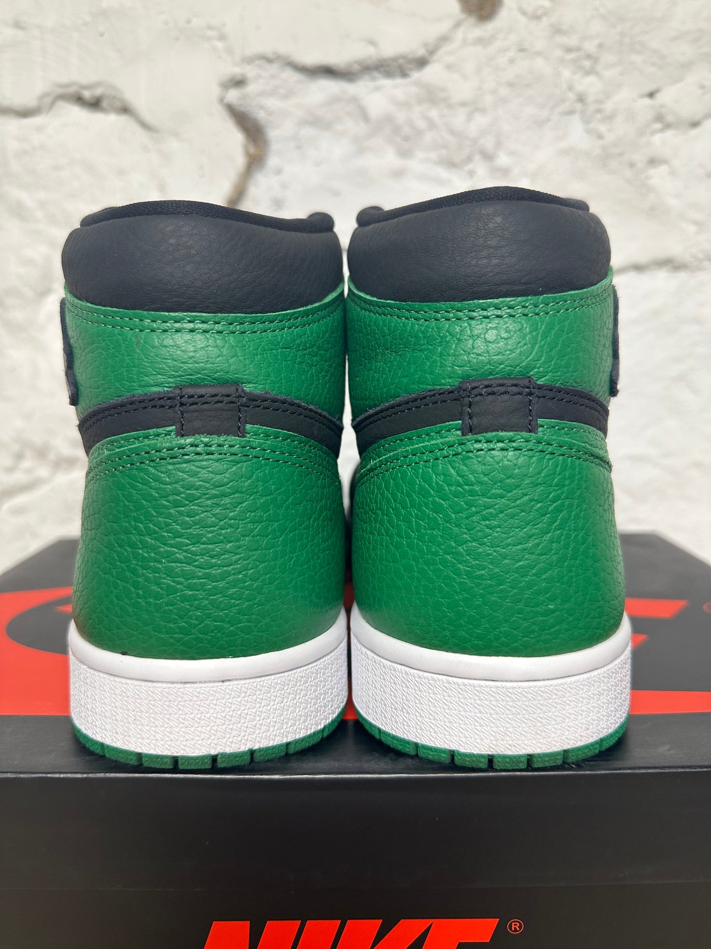 Air Jordan 1 High Pine Green 2.0 Sz 10