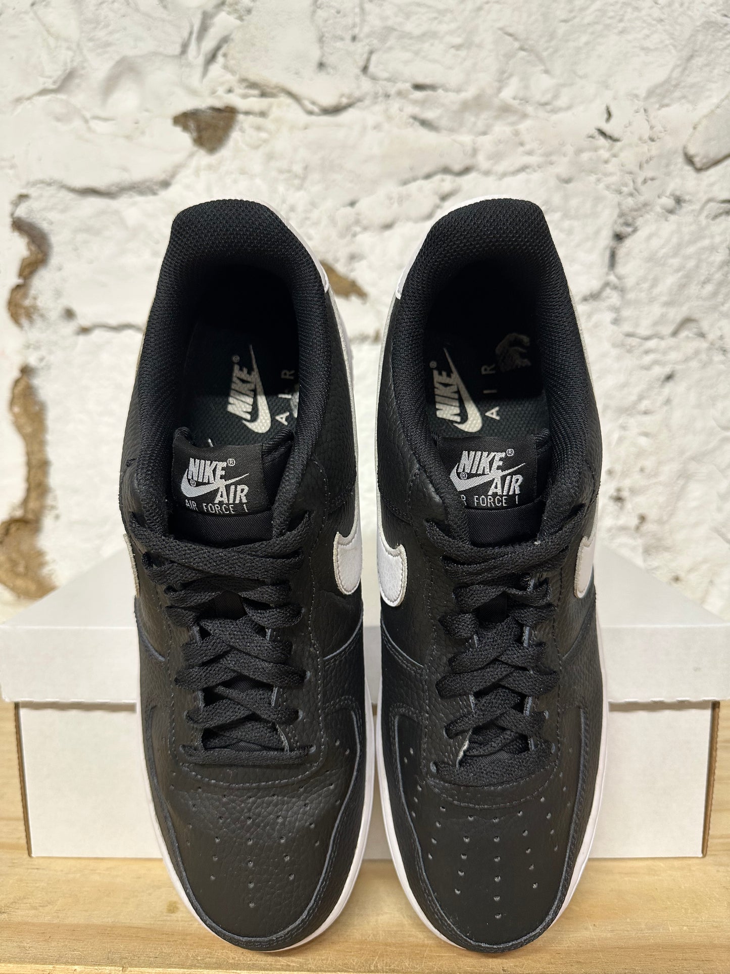 Nike Air Force 1 Low Black White Tumbled Sz 9.5