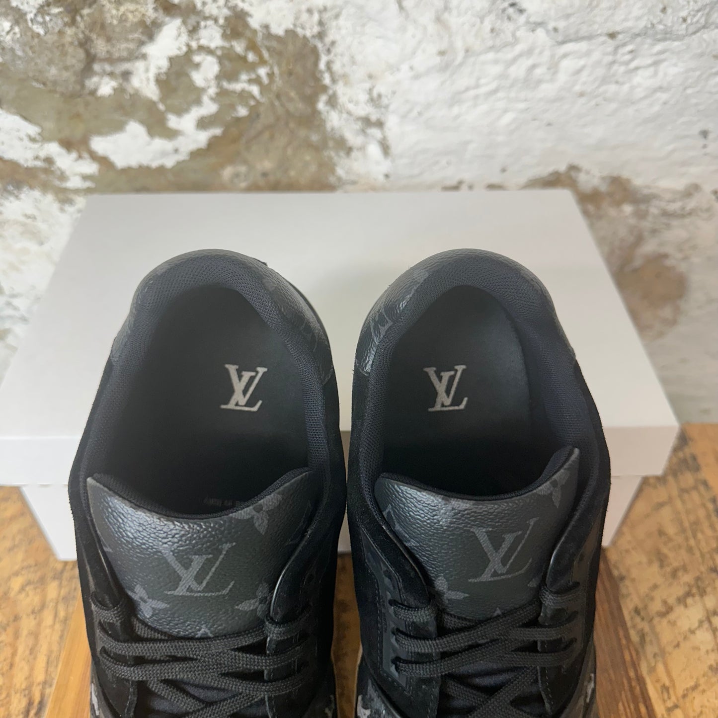 Louis Vuitton Graphite Monogram Trainer Sneaker Sz 10.5 (9LV)