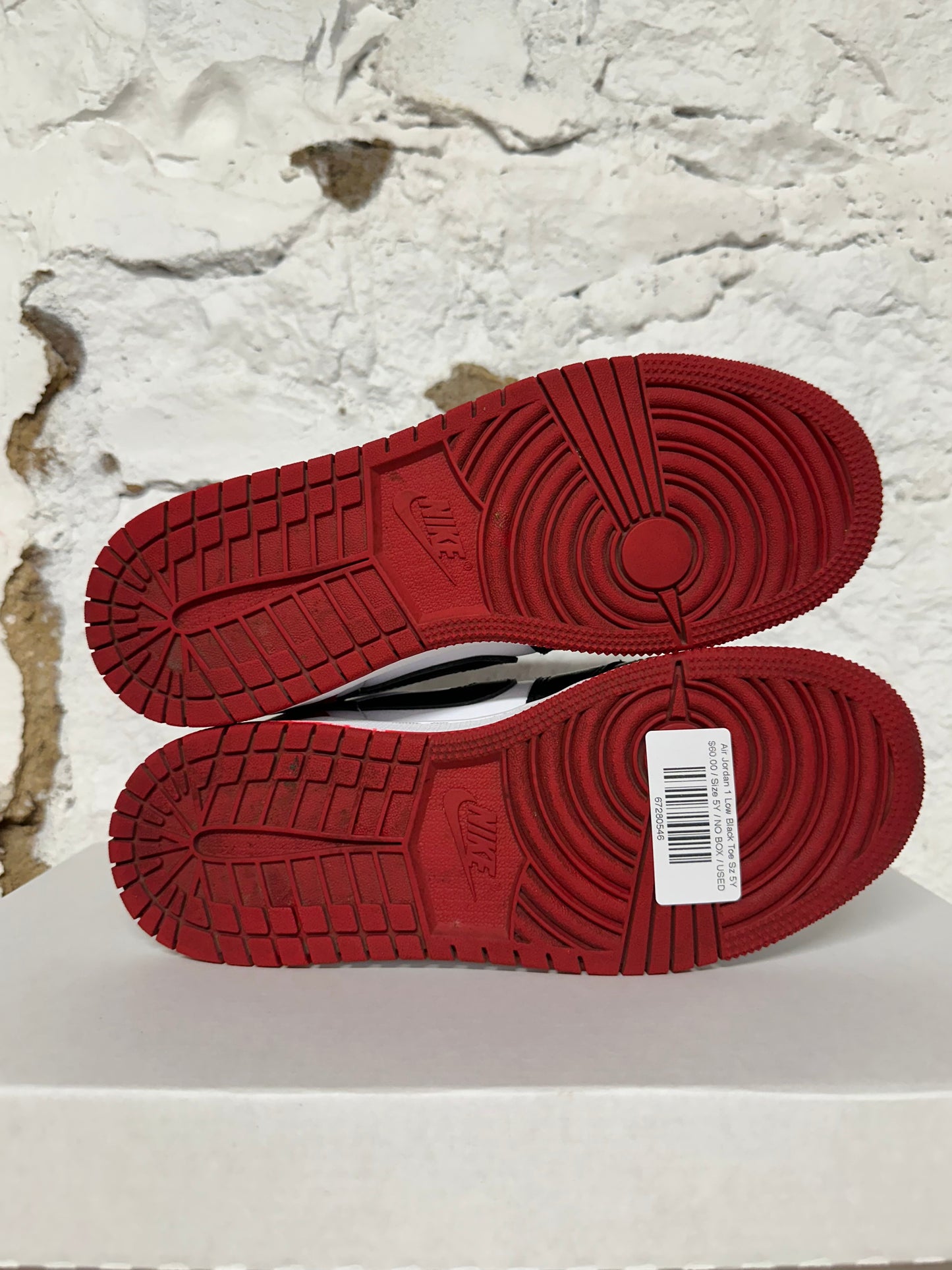 Air Jordan 1 Low Black Toe Sz 5Y