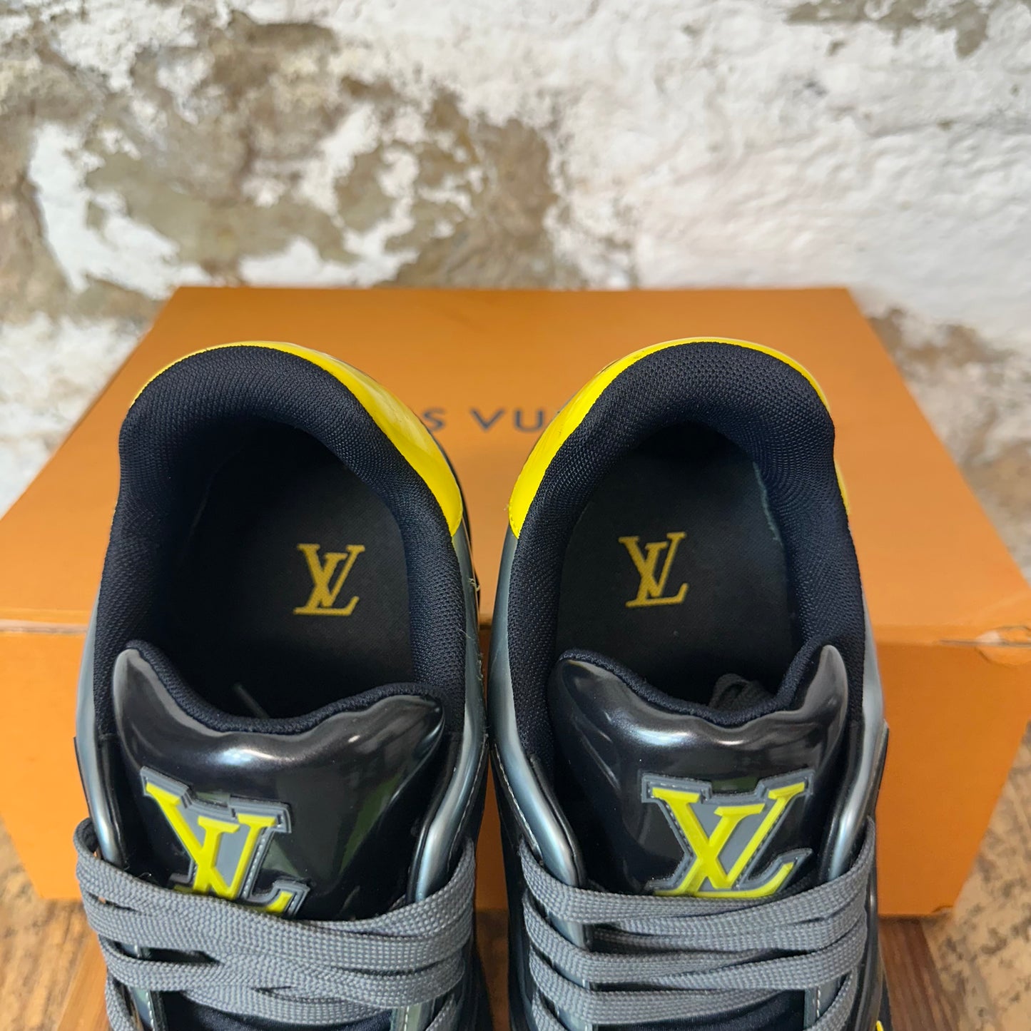 Louis Vuitton Black Grey Yellow Trainer Sneaker Sz 10 (8.5LV)