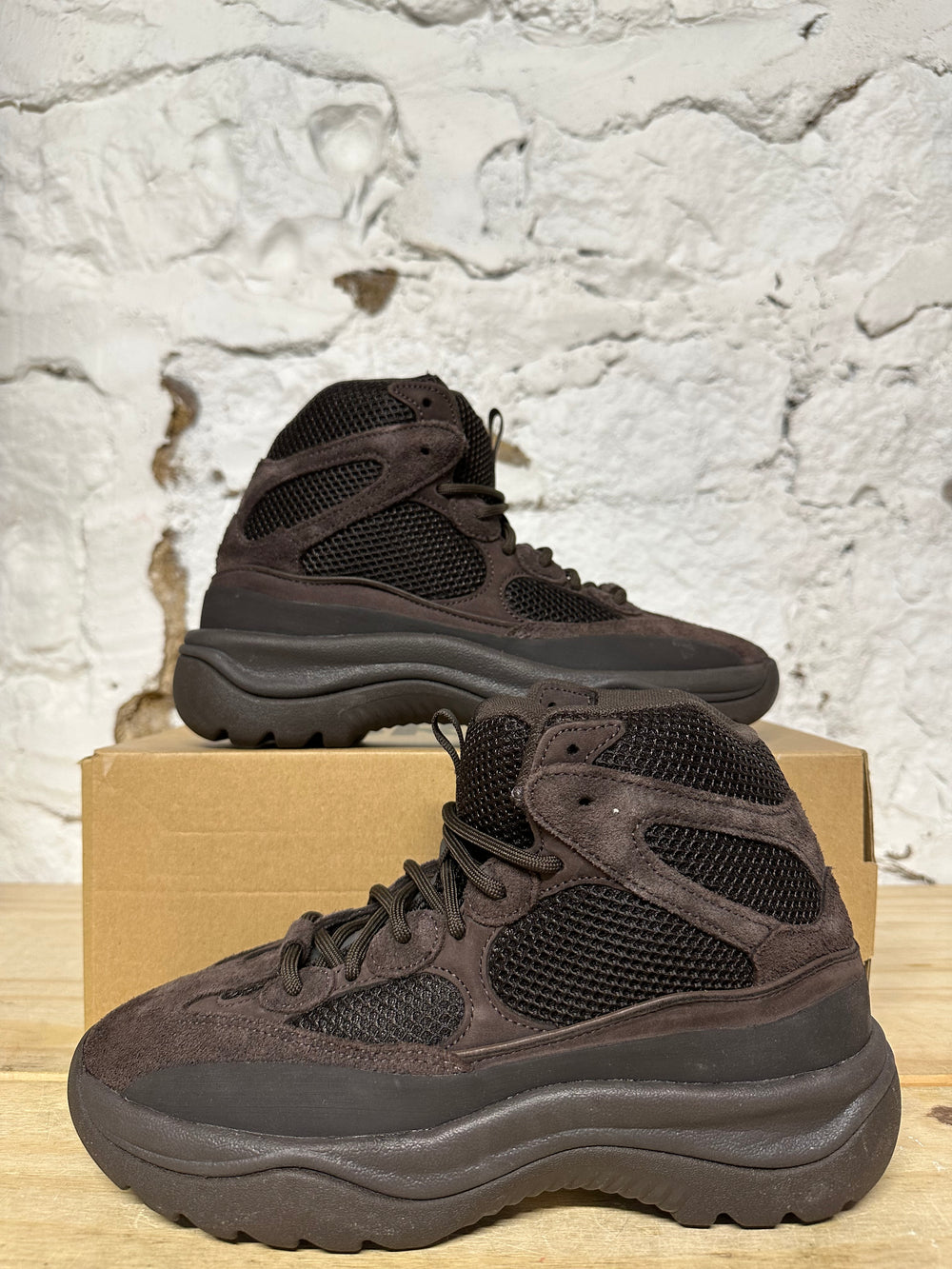 Yeezy DSRT Boot Oil Sz 8