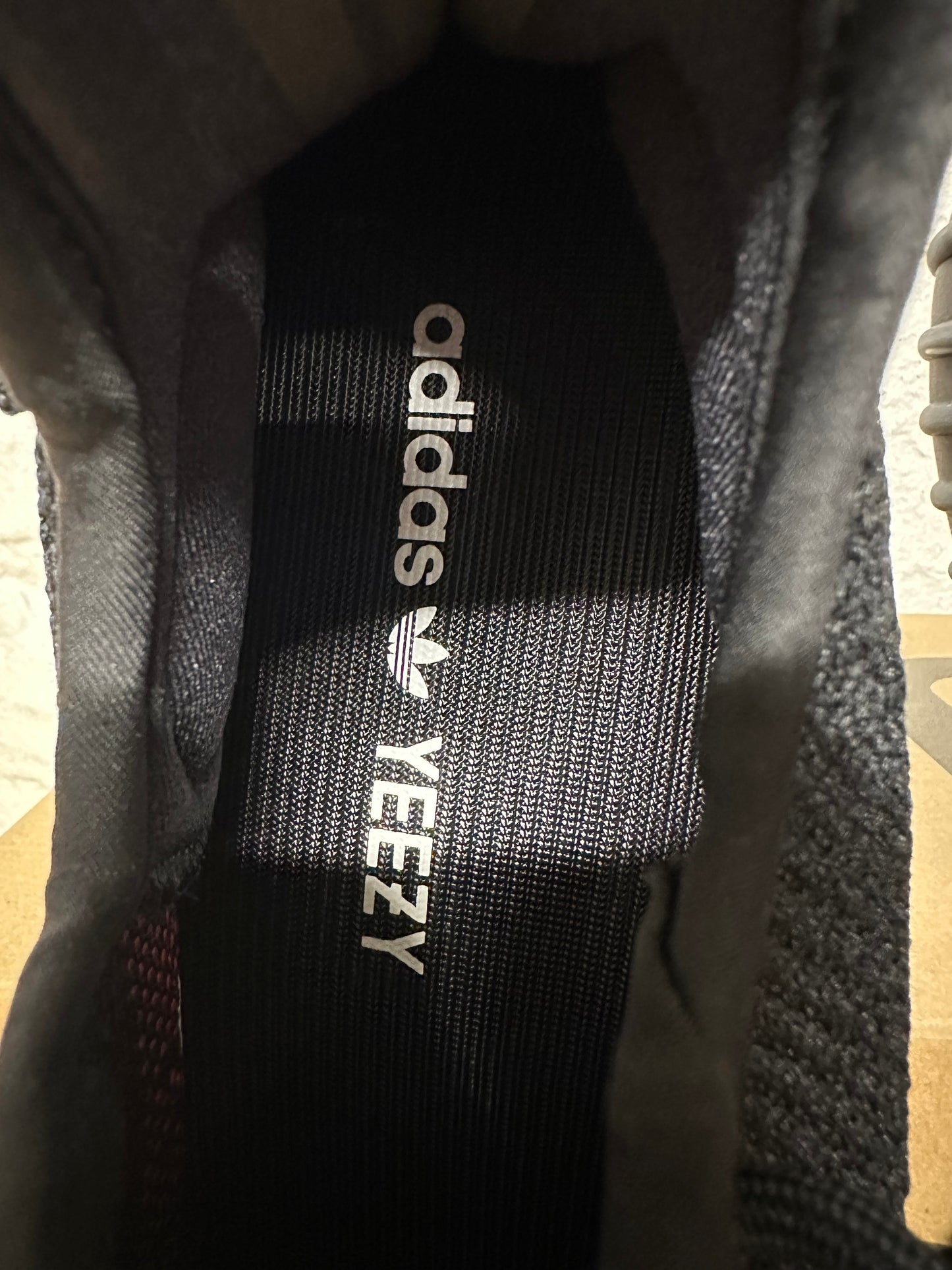 Yeezy 350 V2 Black Red Sz 9.5 DS