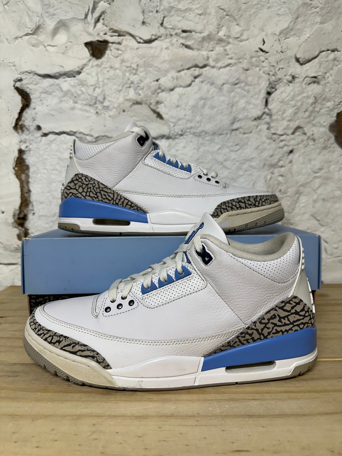 Air Jordan 3 UNC Sz 10