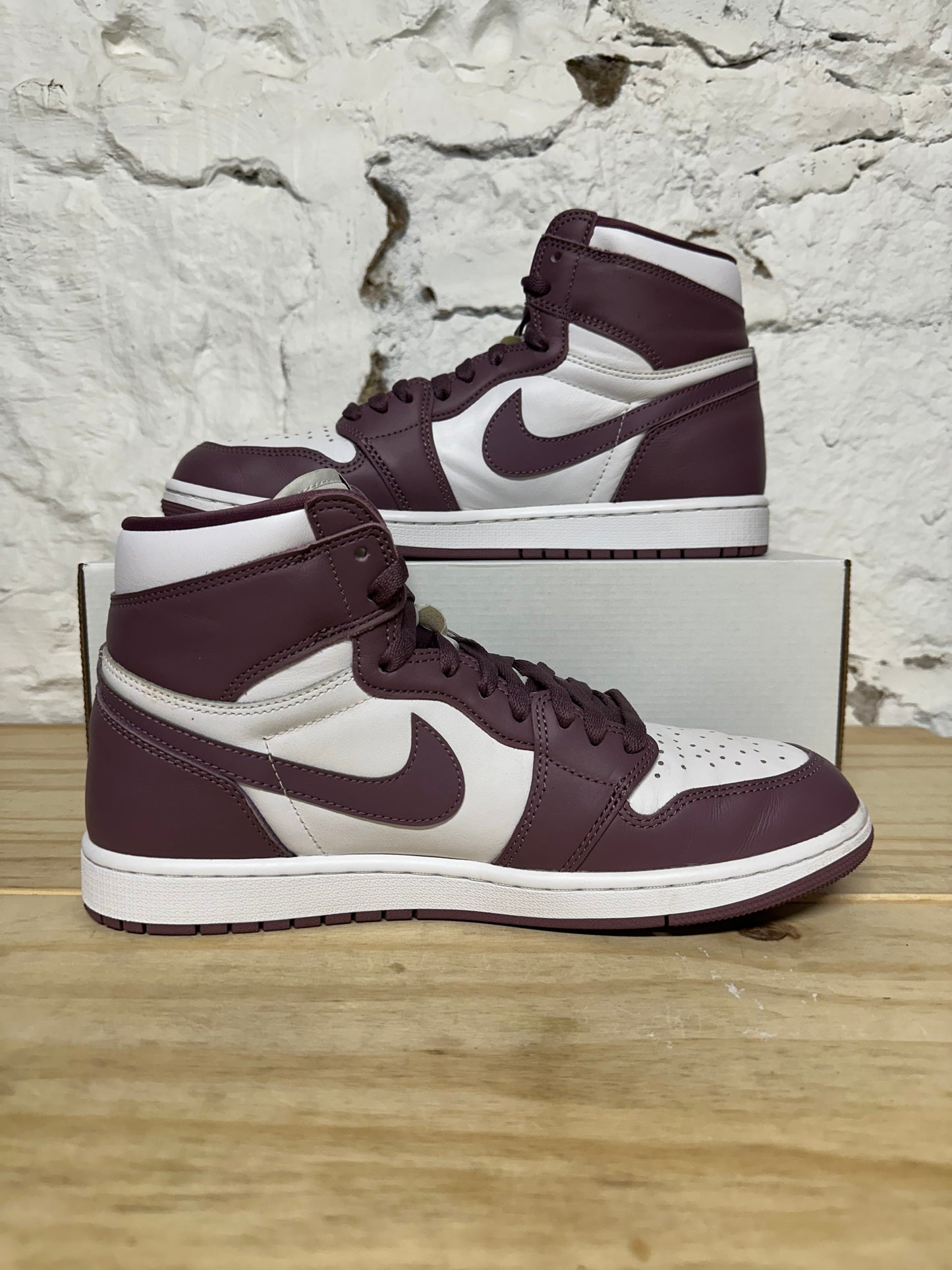 Air Jordan 1 High Mauve Sz 11