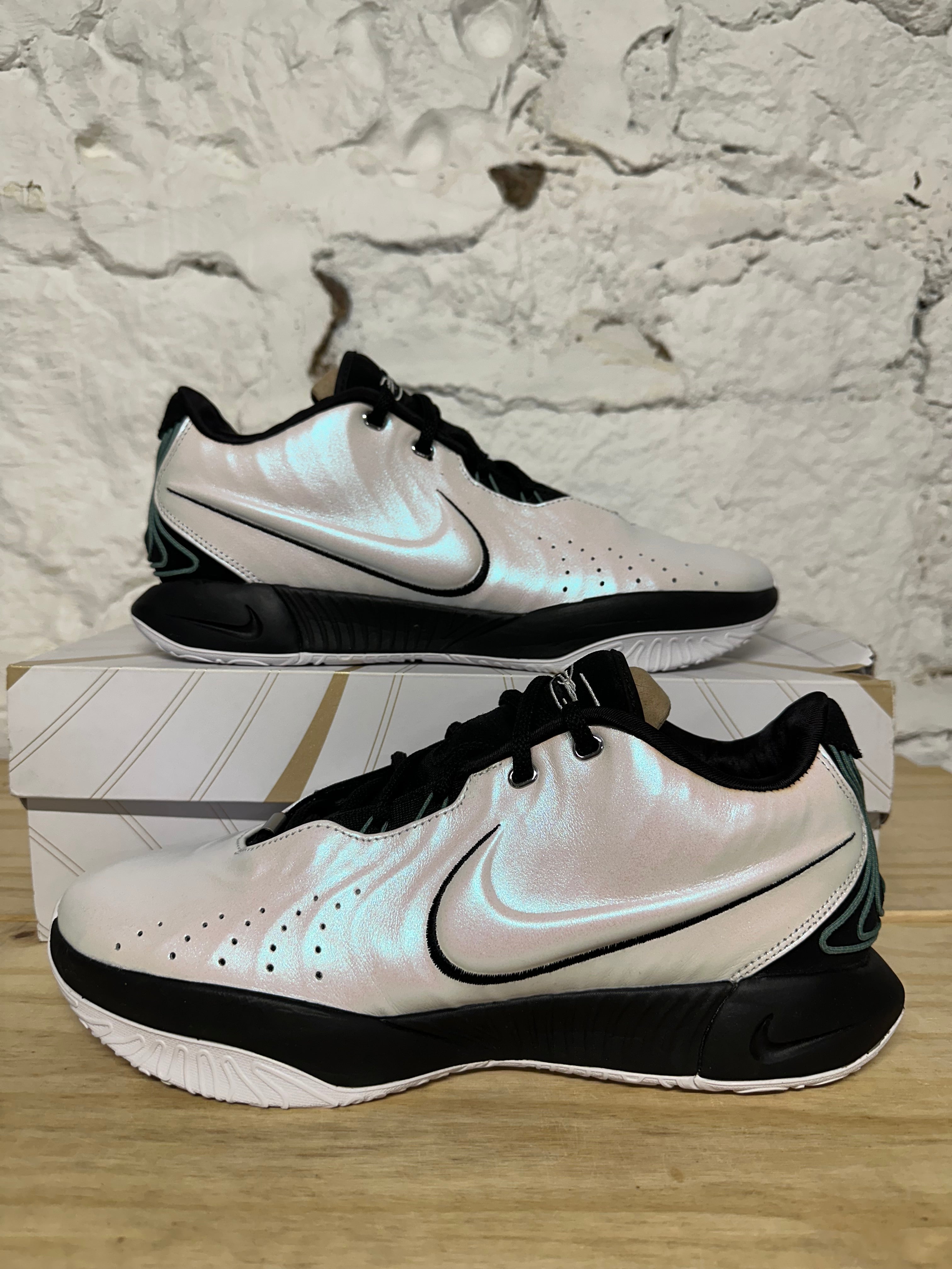 Nike Lebron 21 Conchiolin Sz 11.5
