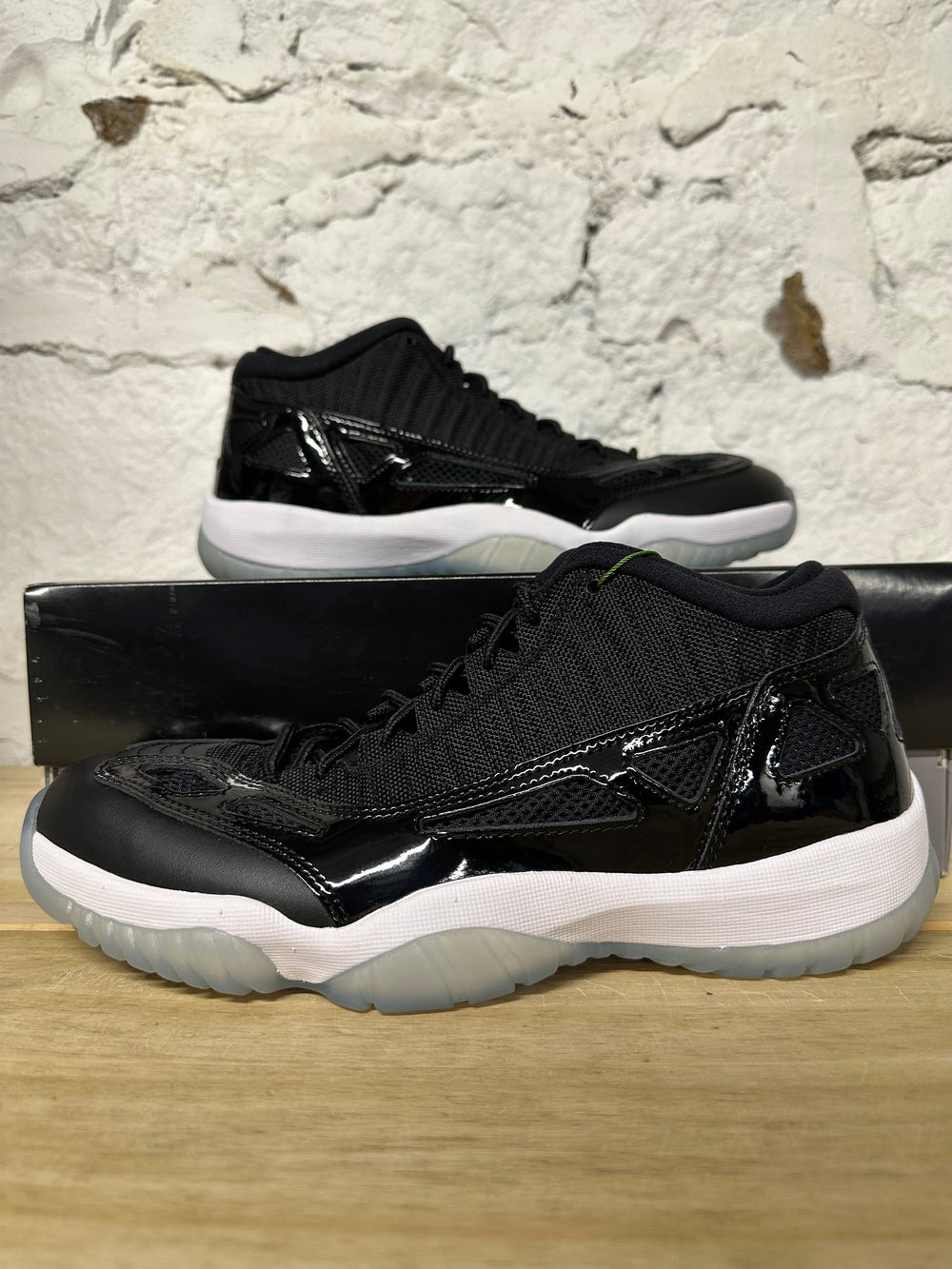 Air Jordan 11 Low IE Space Jam Sz 10 DS