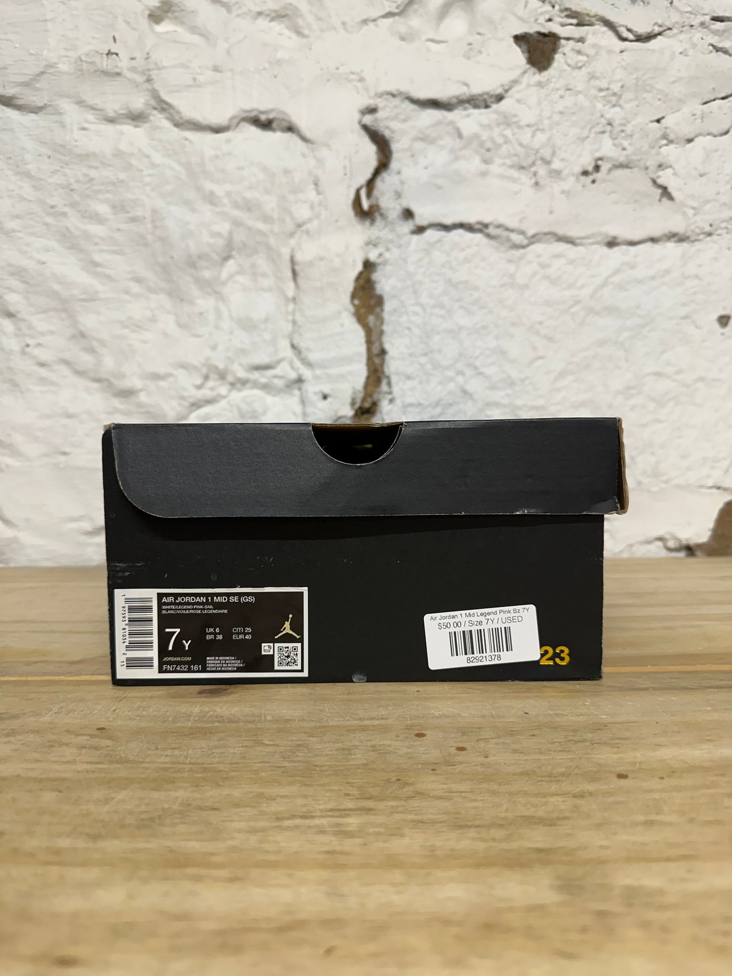 Air Jordan 1 Mid Legend Pink Sz 7Y