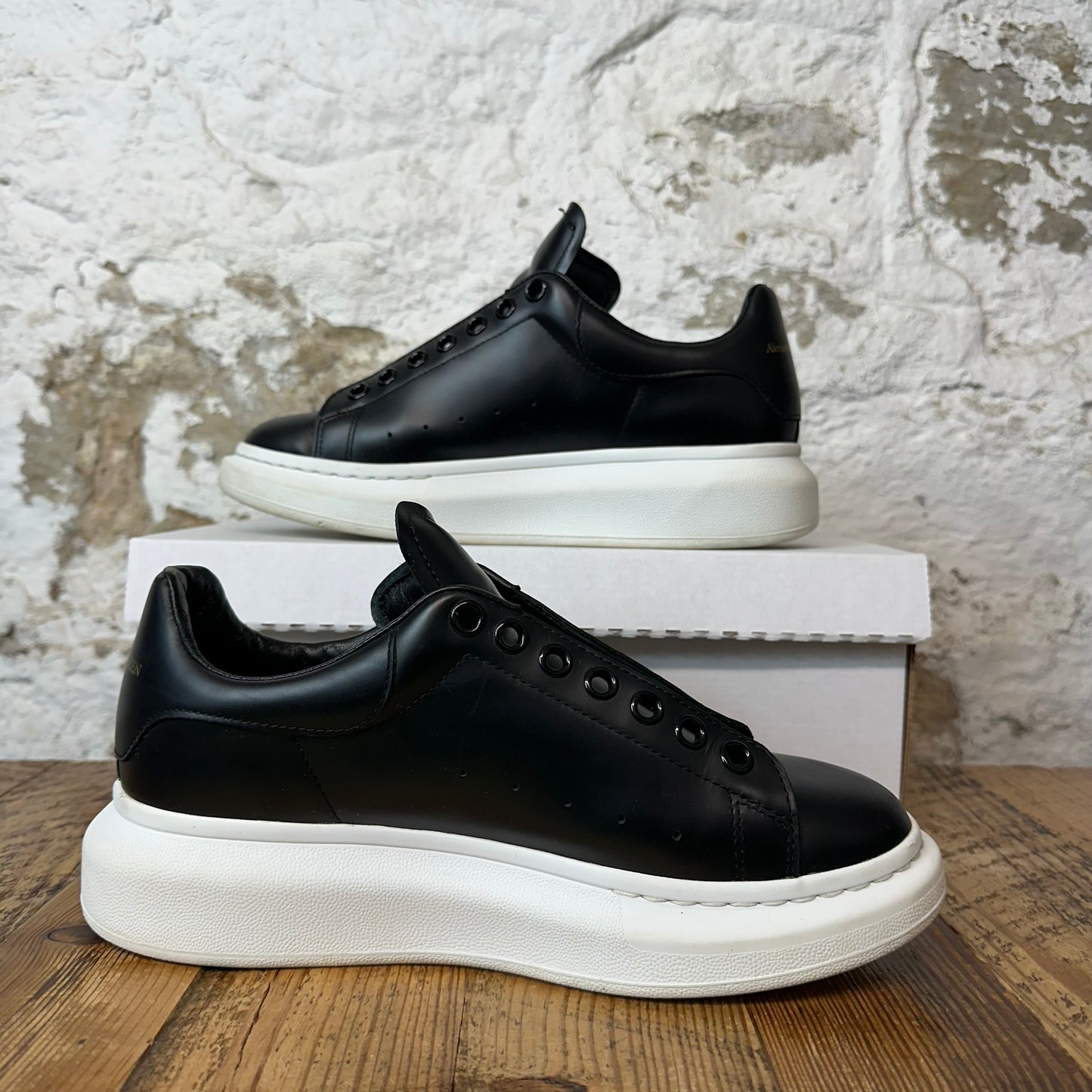 Alexander Mcqueen Black White Sole Sneaker Sz 7 (40) (No Laces)