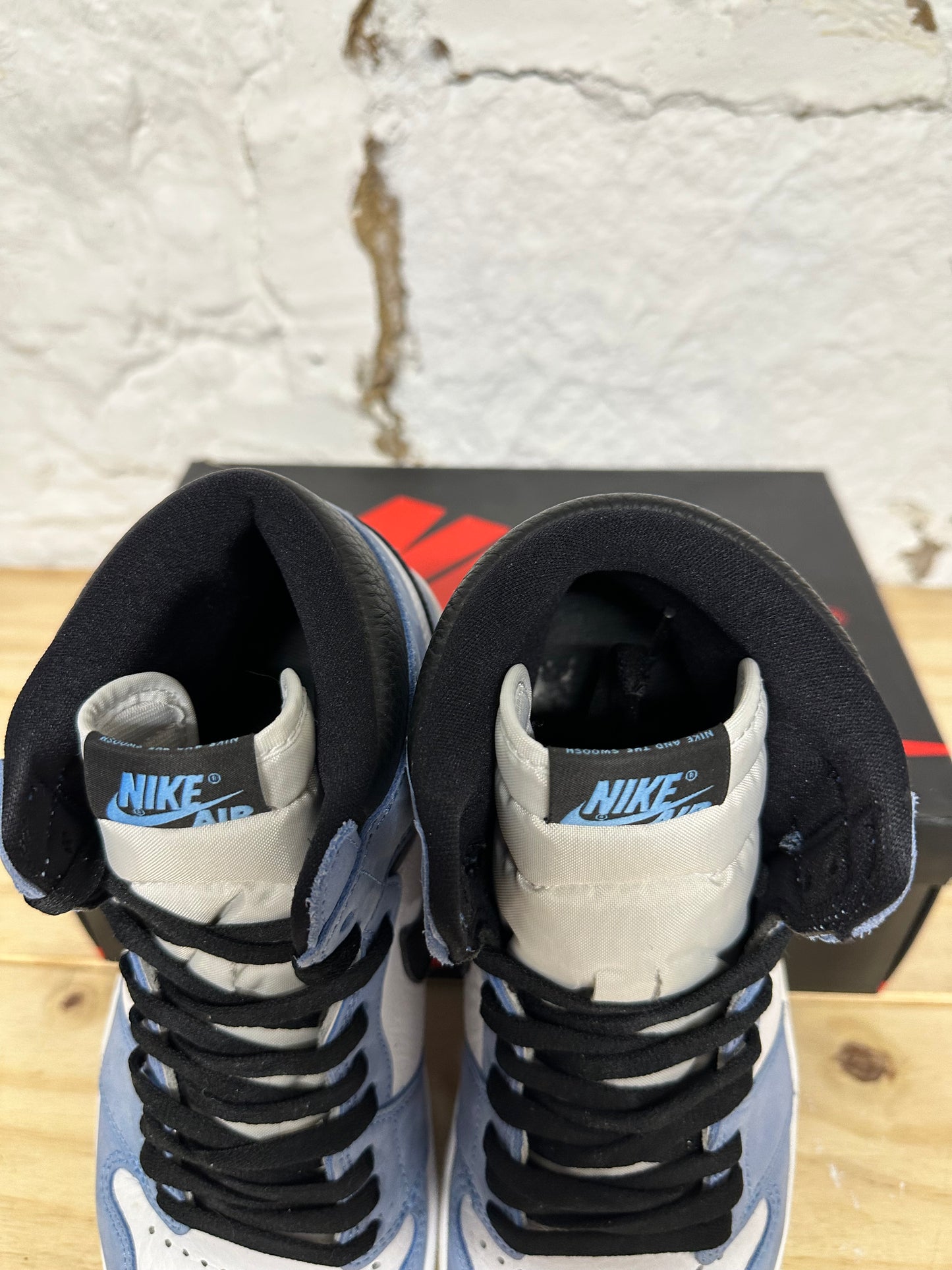 Air Jordan 1 High University Blue Sz 10.5