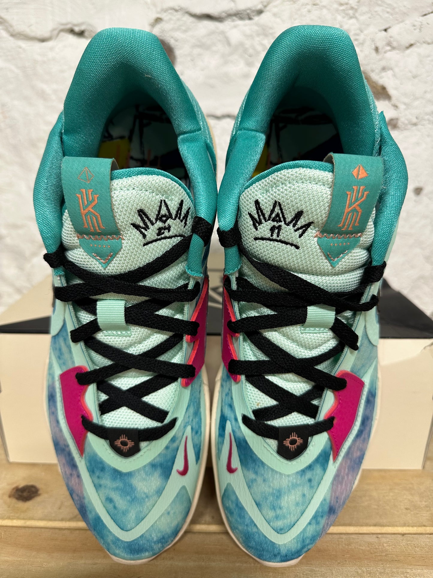 Nike Kyrie Low 5 Community Sz 12