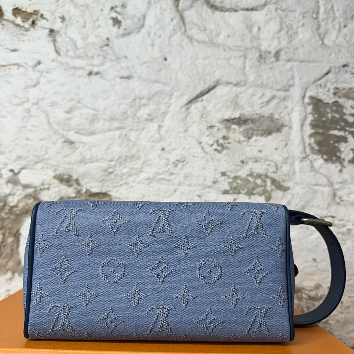 Louis Vuitton Locker Dopp Kit Toiletry Bag W/ Box DS