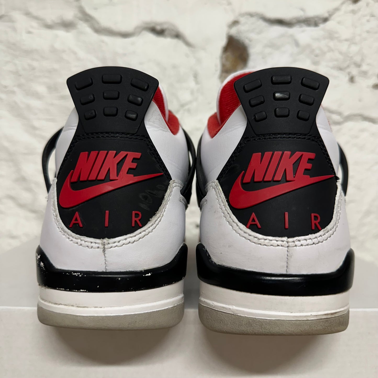 Air Jordan 4 Fire Red Sz 8