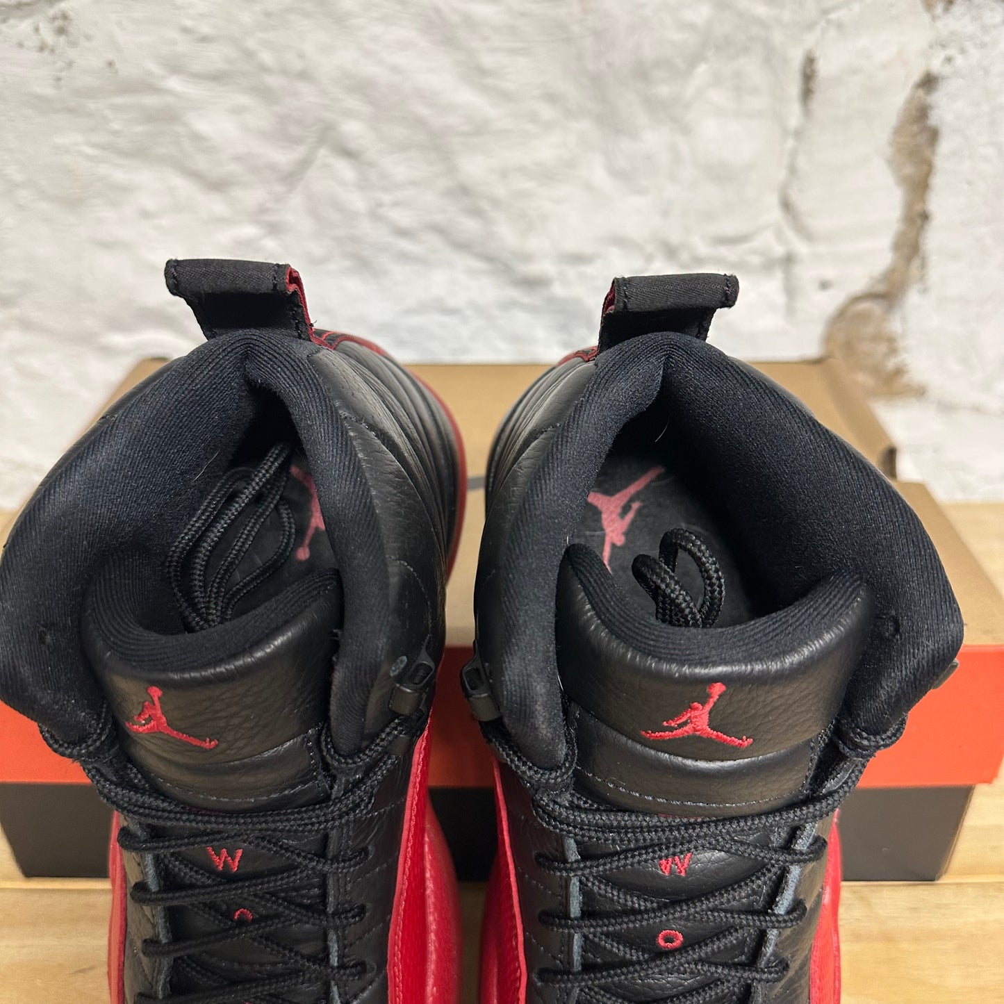 Air Jordan 12 Flu Game Sz 8