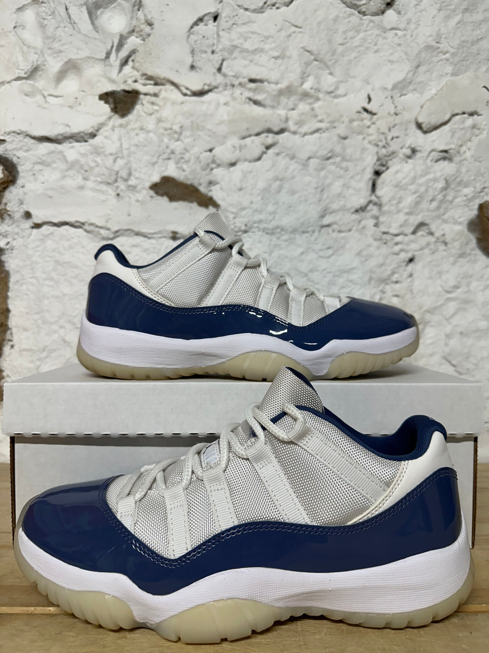 Air Jordan 11 Low Diffused Blue Sz 8.5