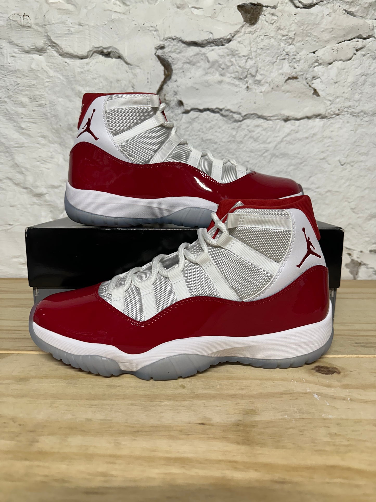 Air Jordan 11 High Cherry Sz 10