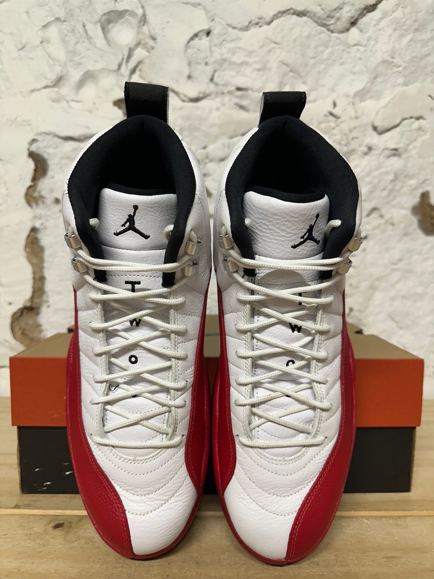 Air Jordan 12 Cherry Sz 13
