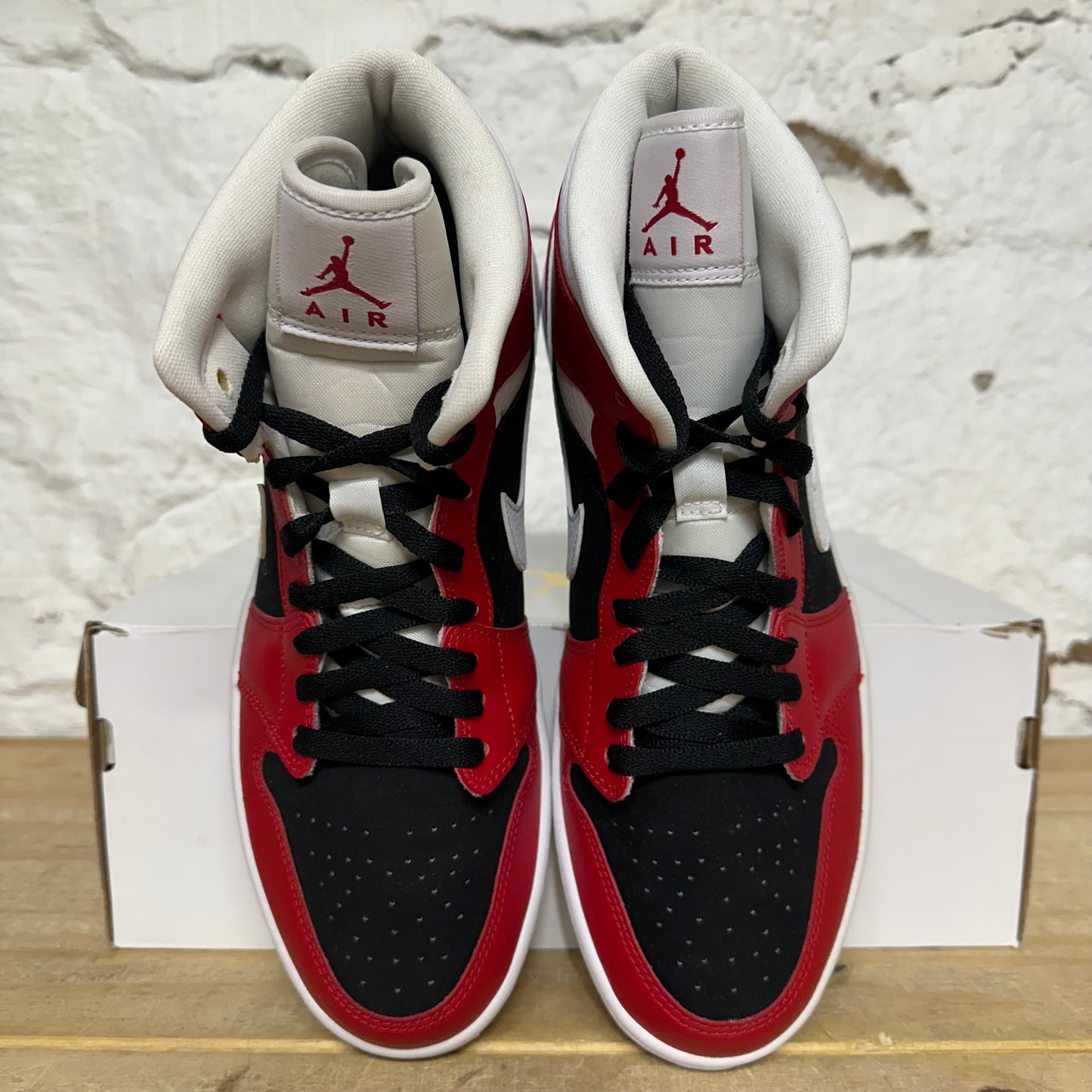 Air Jordan 1 Mid Gym Red Black 9.5 (11W) DS