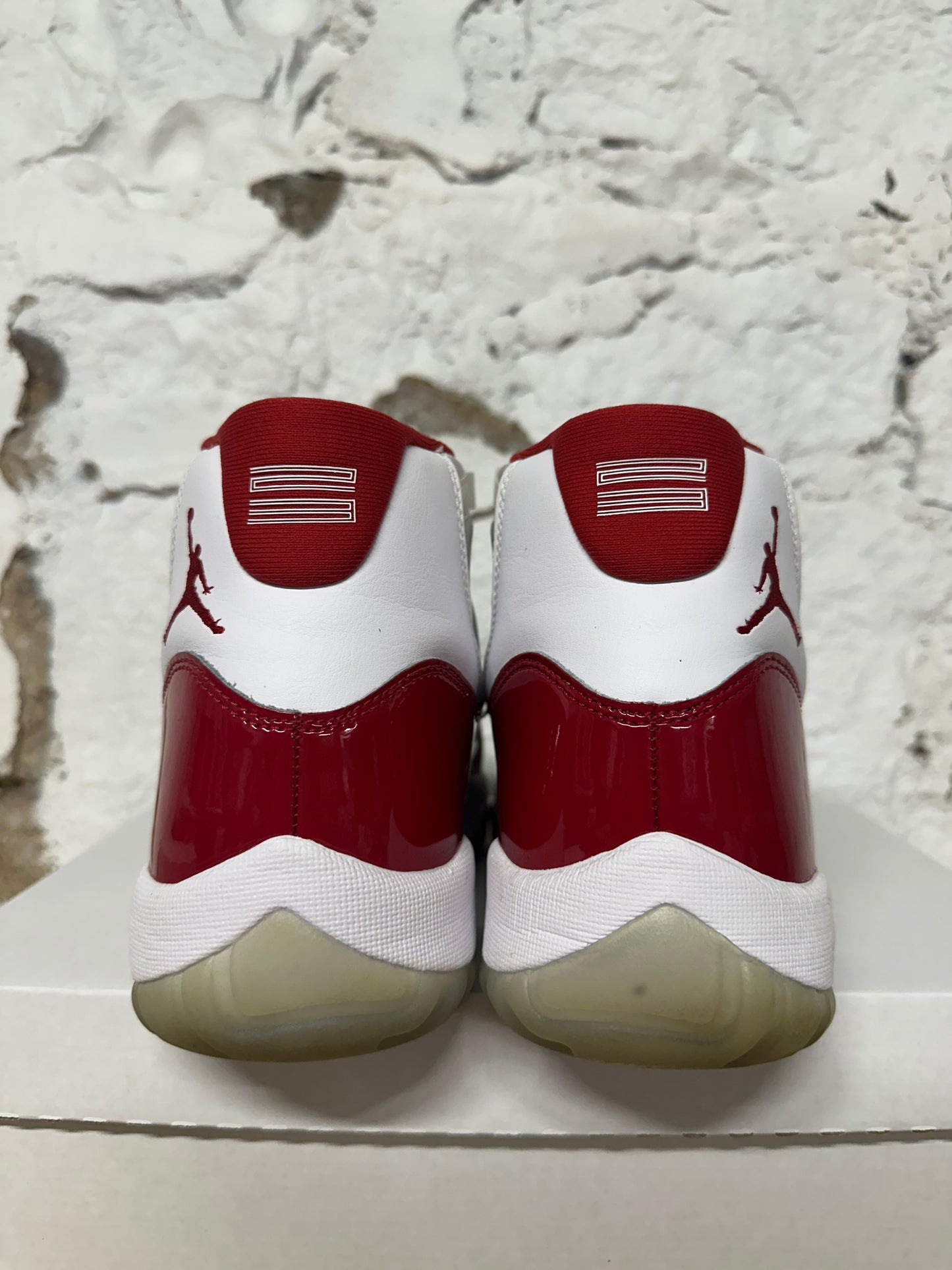 Air Jordan 11 High Cherry Sz 10.5