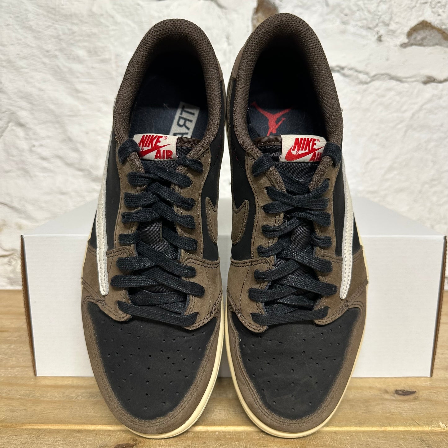 Air Jordan 1 Low Travis Scott Mocha Sz 9
