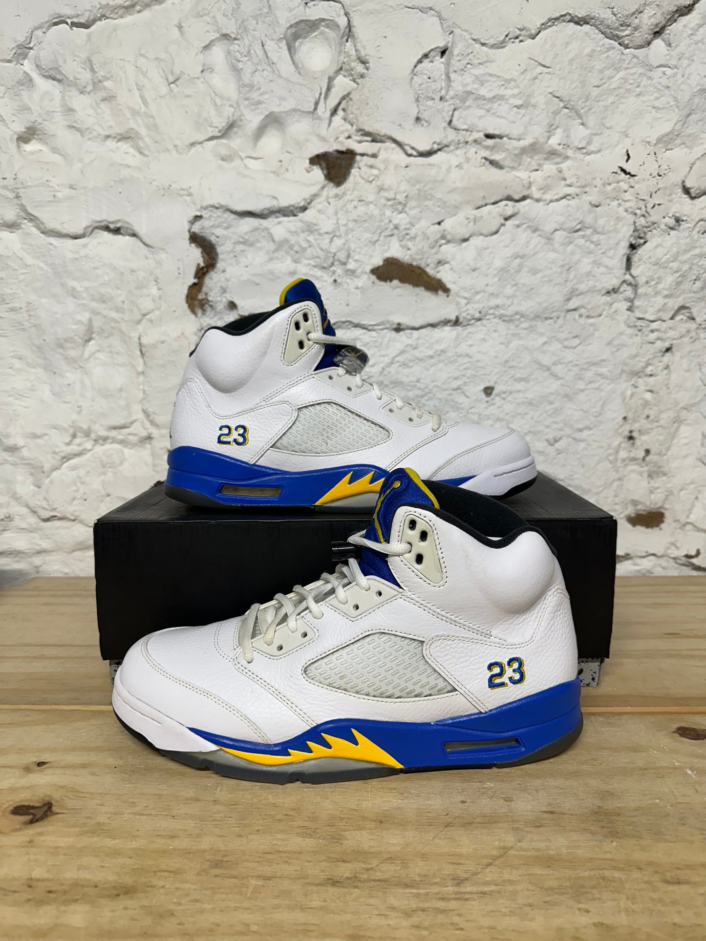 Air Jordan 5 Laney Sz 10.5