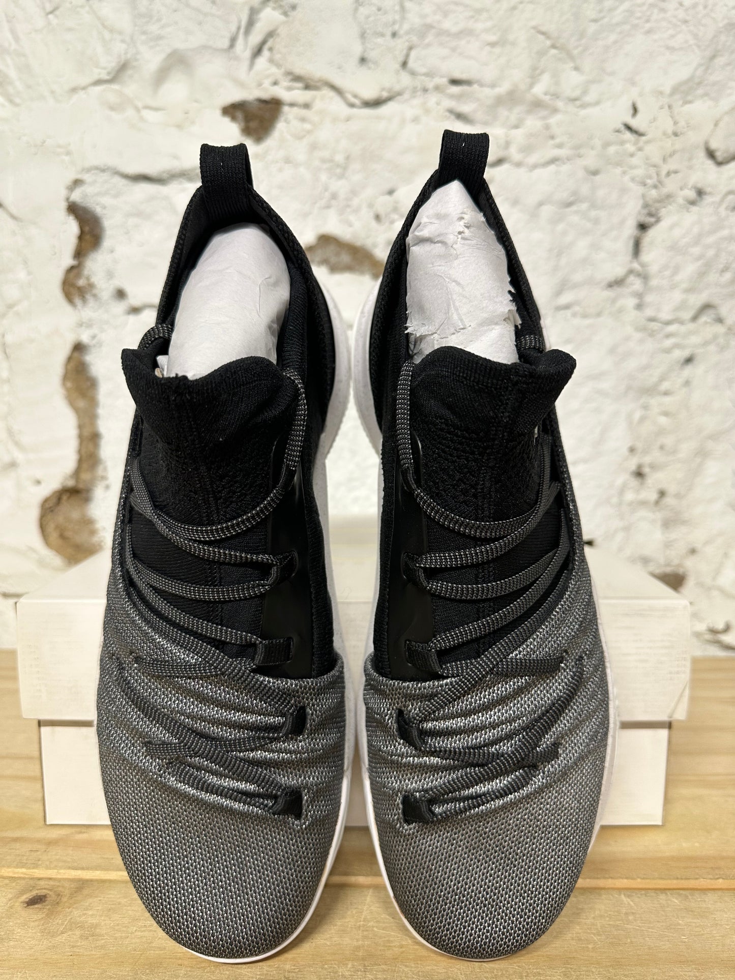 Under Armour Curry 5 Black Silver Sz 10.5 DS